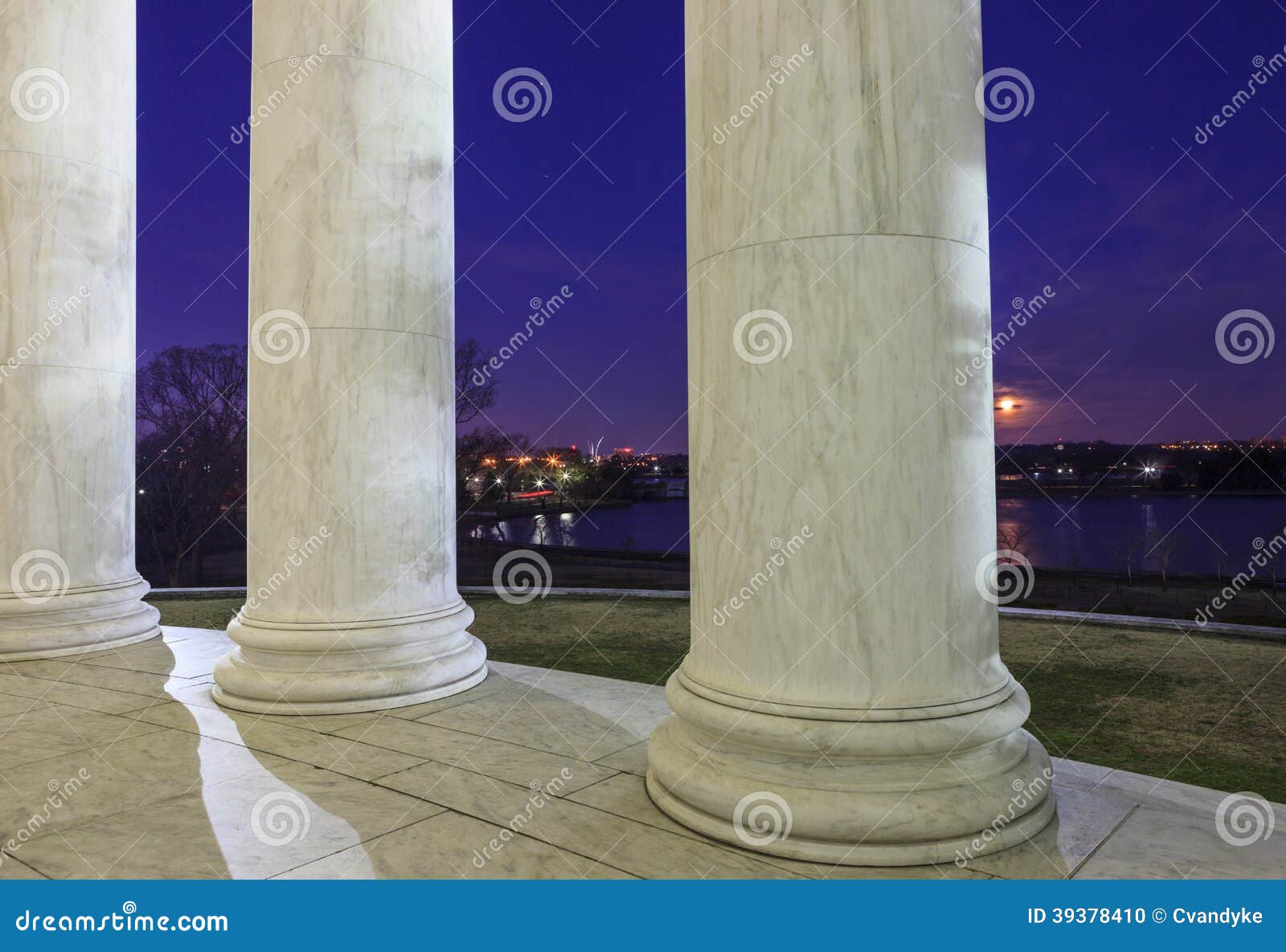 marble columns thomas jefferson memorial washington dc