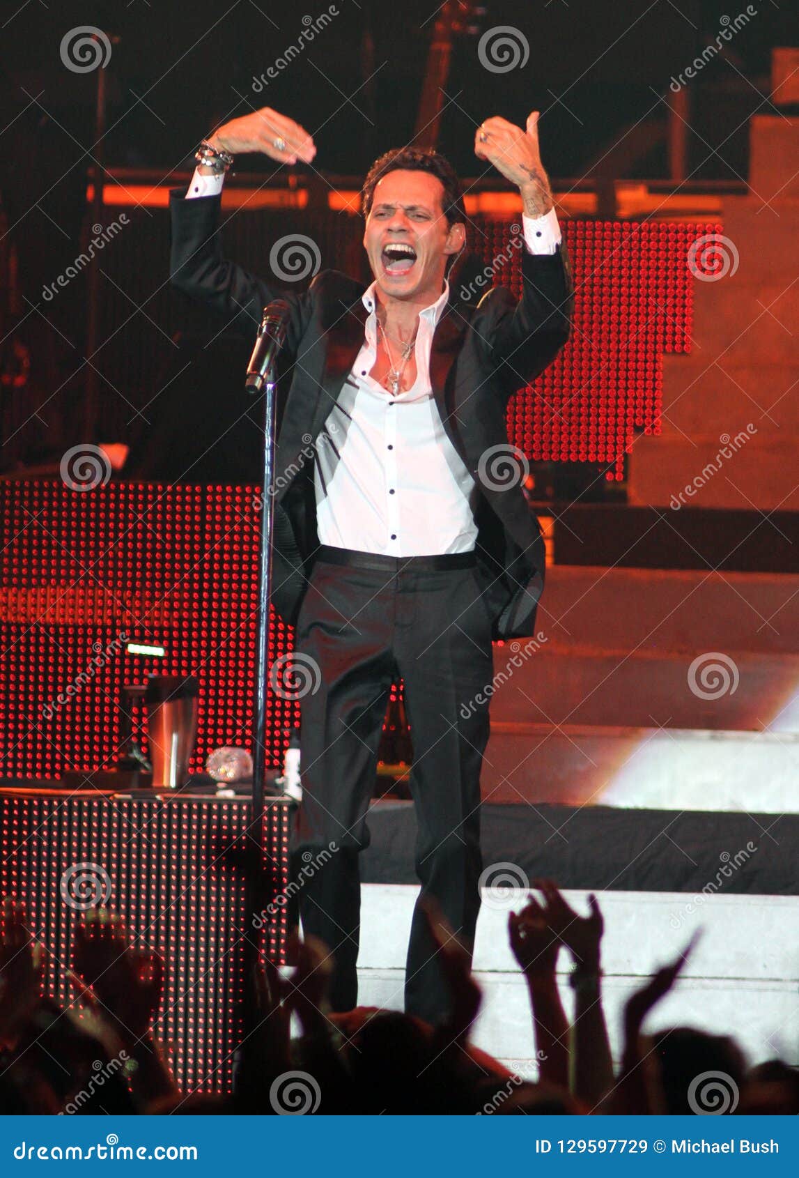 Marc Anthony Performs in Concert Editorial Stock Image Image of