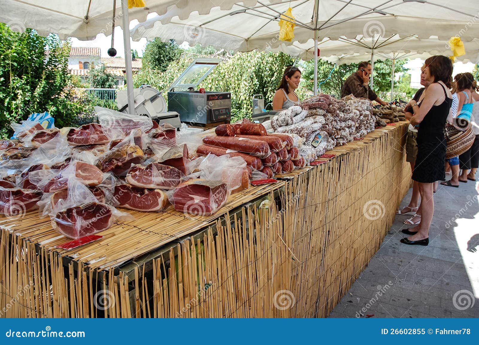 Marché français image éditorial. Image du délicieux, people 26602855