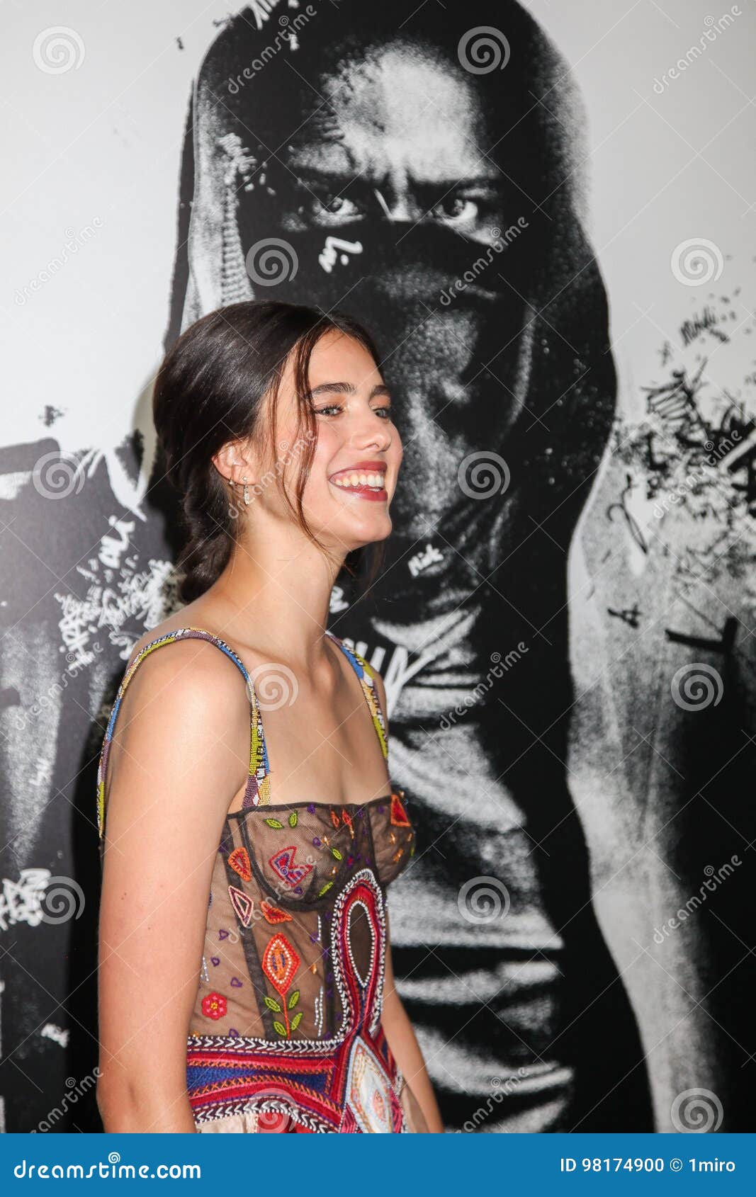 [Image: margaret-qualley-new-york-ny-august-actr...174900.jpg]