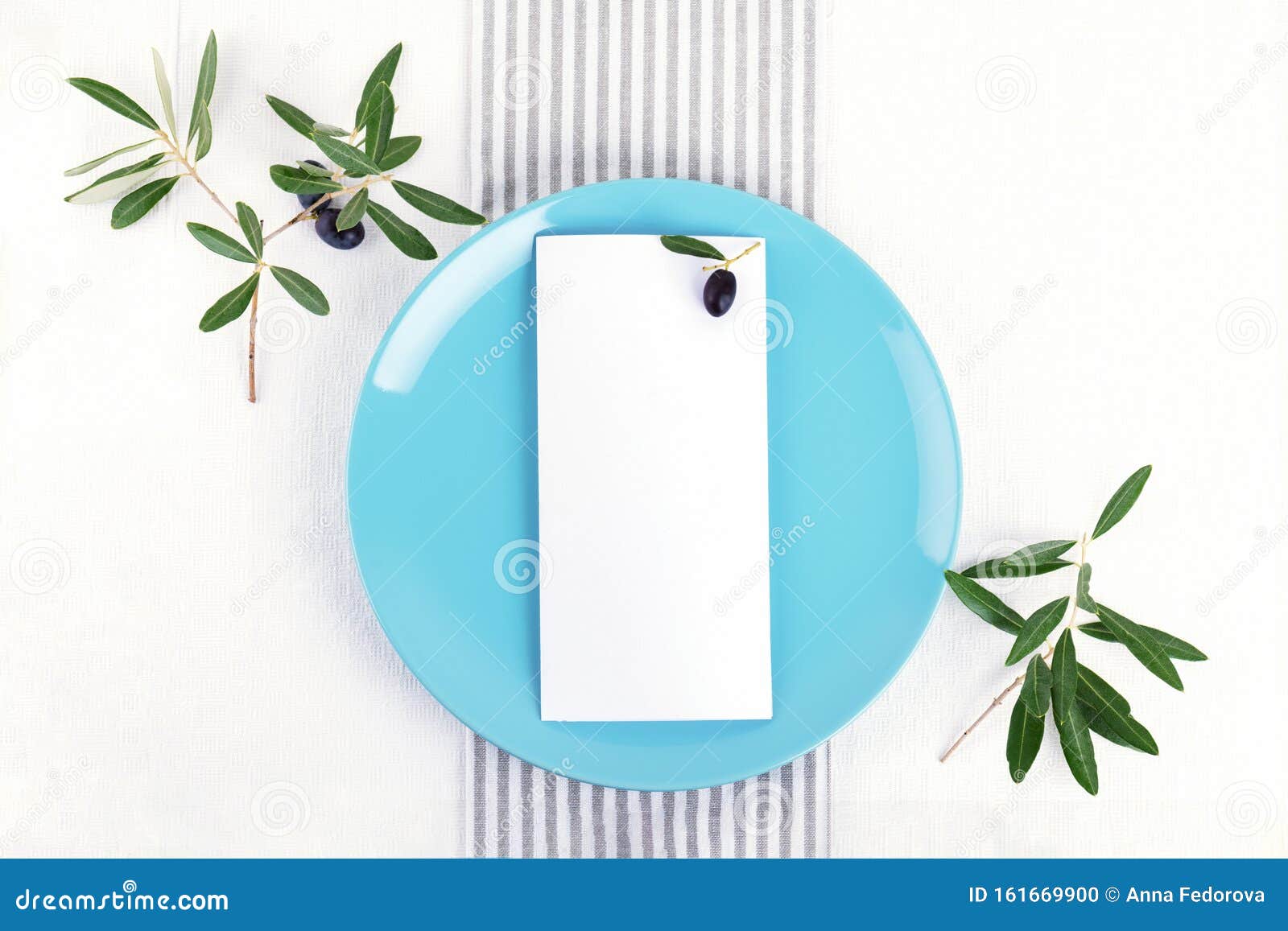 Mariage Festif Cadre De Table D Anniversaire Avec Couverts Dores Rameau D Olivier Assiette De Porcelaine Bleu Pastel Montage D Photo Stock Image Du Papier Assiette Mariage Festif Cadre De Table D Anniversaire Avec Couverts Dores Rameau D Olivier Assiette De Porcelaine Bleu Pastel Montage D Photo Stock Image Du Papier Assiette
