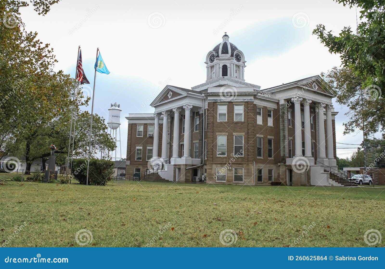 Marietta Courthouse editorial stock image. Image of fall 260625864
