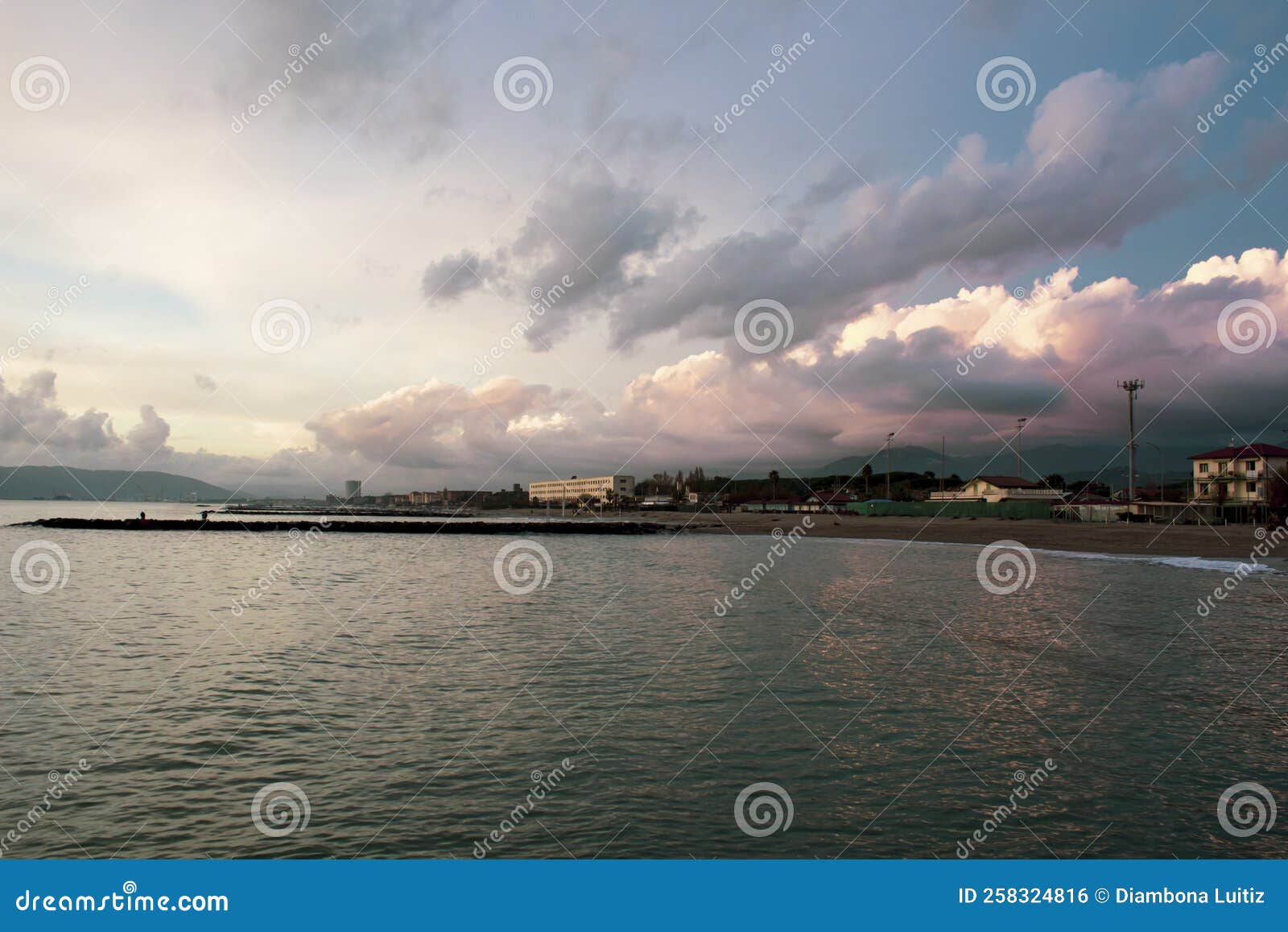 marina di massa italia