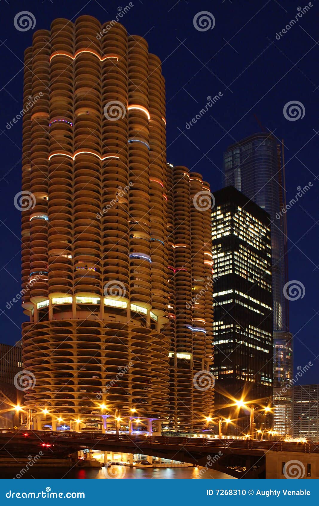 marina towers in chicago