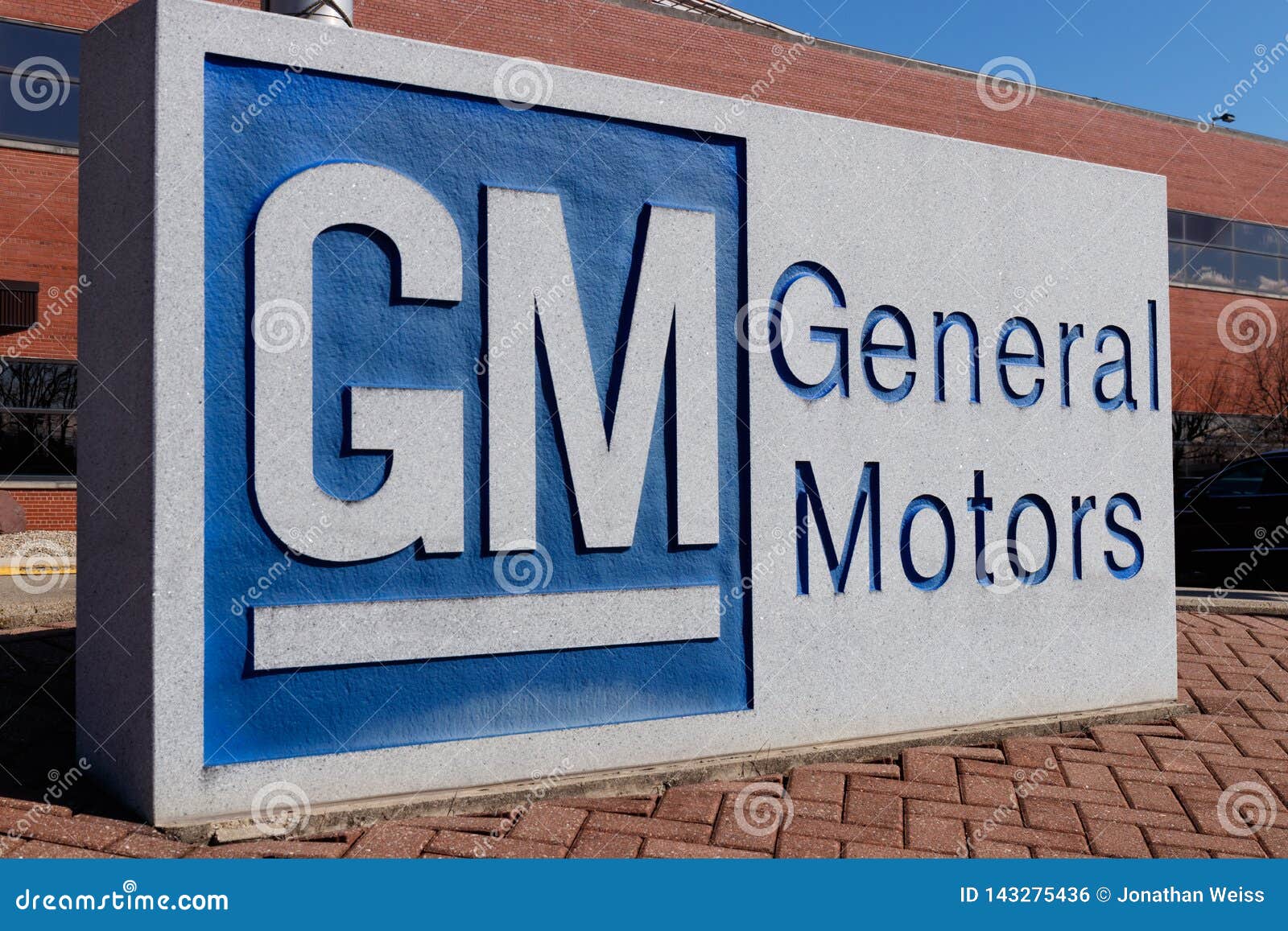 Revolutionizing the Auto Industry: GM’s Path to Sustainability and Innovation
