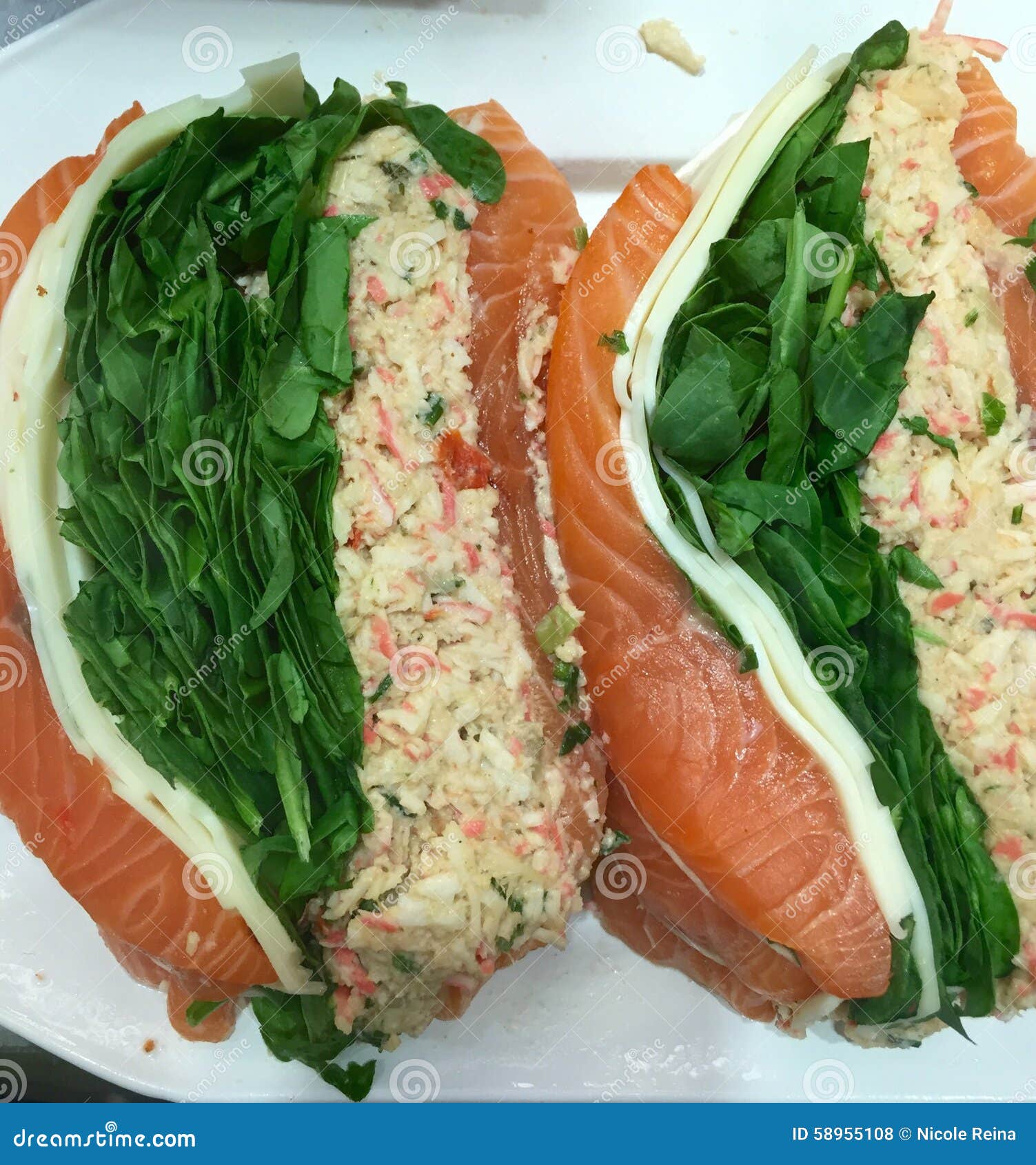 Mariscos Rellenos Frescos, Salmón Foto de archivo - Imagen de parrillada,  horno: 58955108, image size:1503x1690