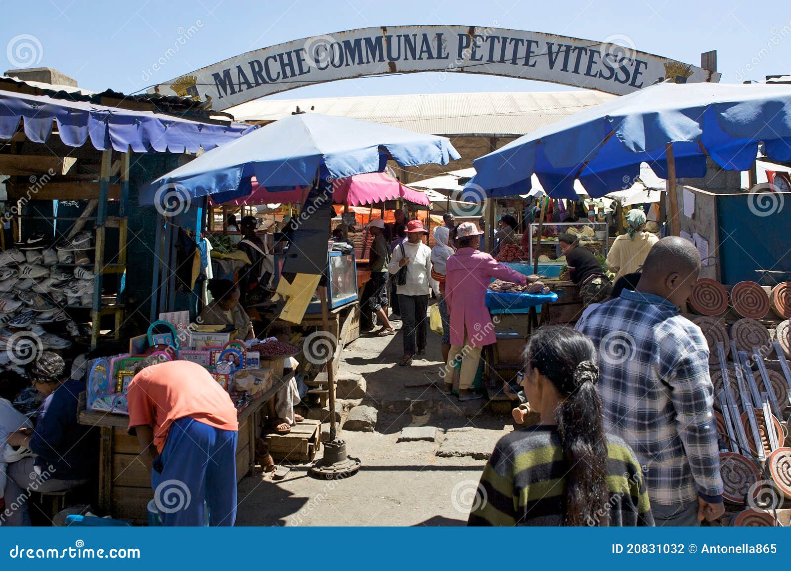 Market in Antananarivo editorial photography. Image of population 20831032