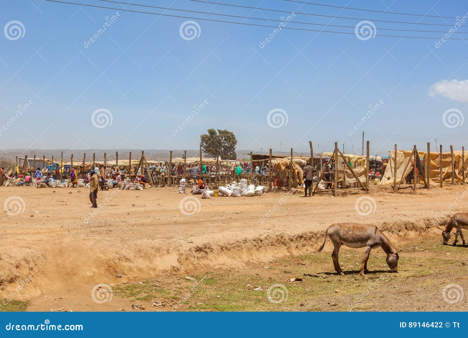 Market Place in Landelijk Kenia Redactionele Fotografie - Image of ...