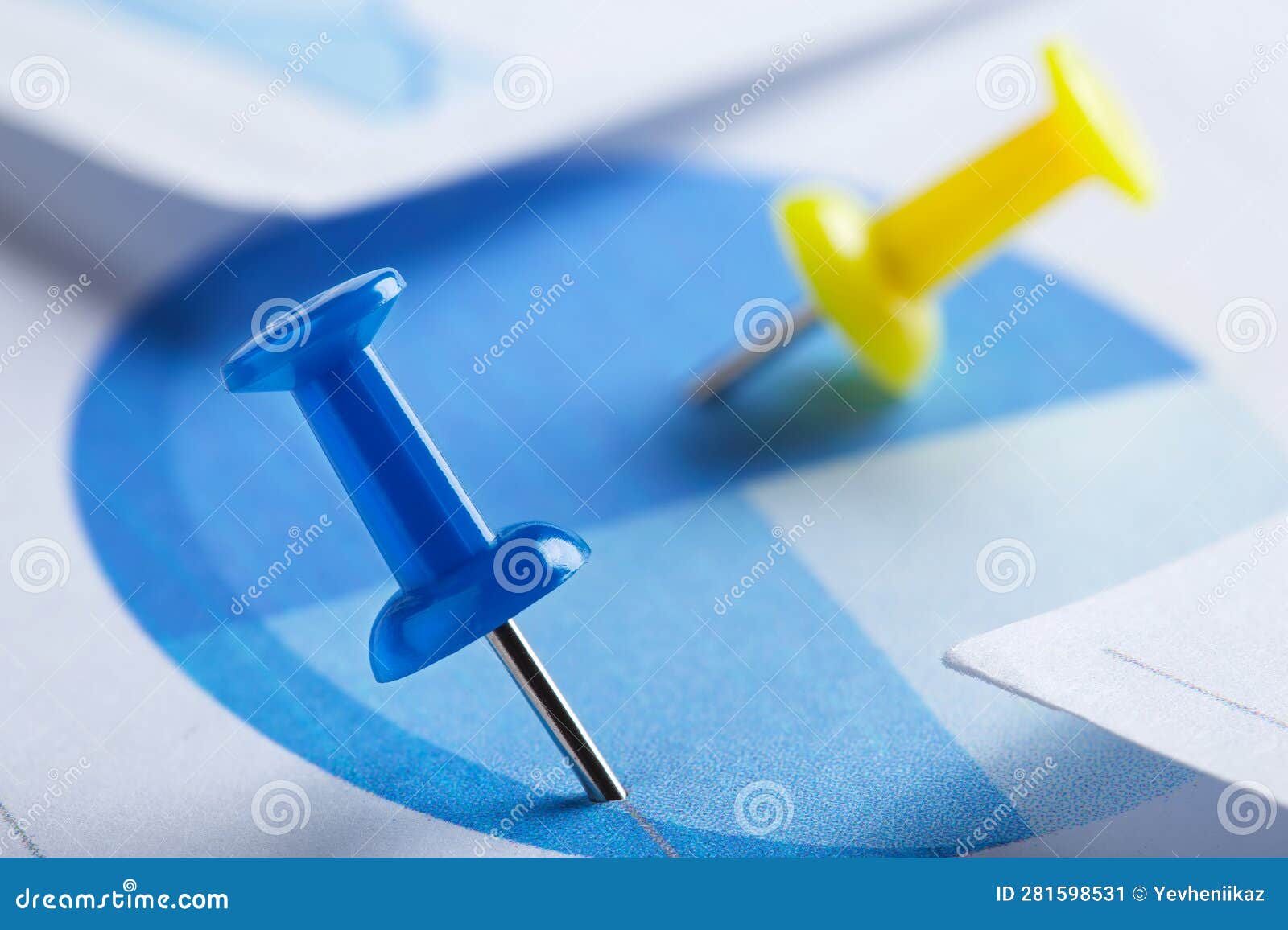 Marking Financial Chart by Pins.Share Listing and Checking Financial