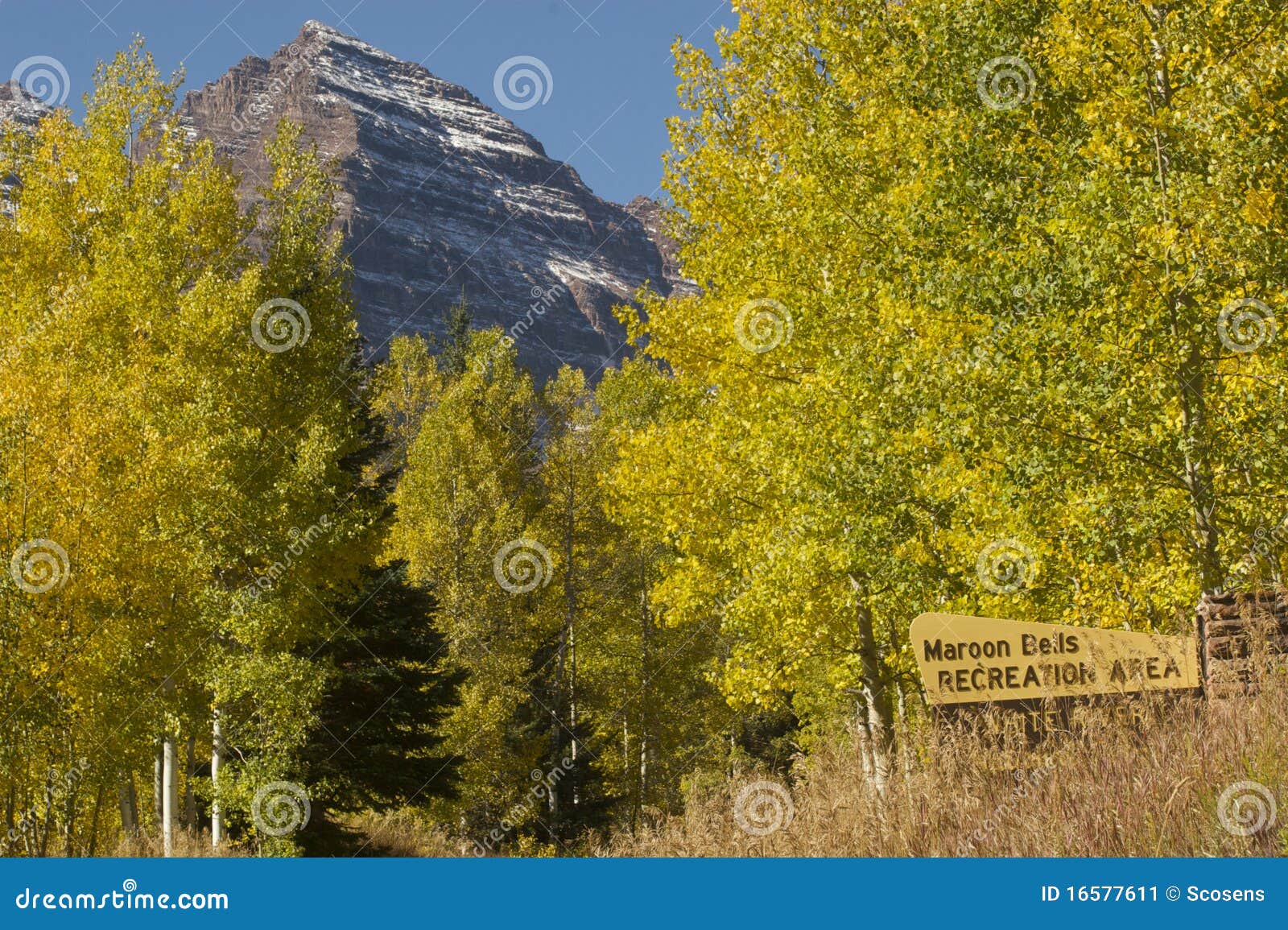 Maroon Bells in Fall stock image. Image of aspens, scenic 16577611