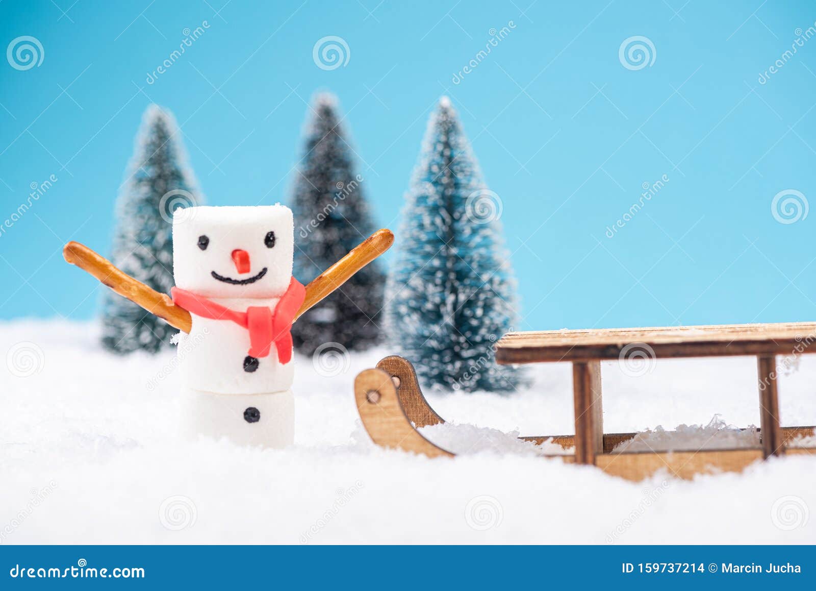Marshmallow Cómico Juego De Muñeco De Nieve. Tarjeta De Concepto Creativo Navideño Festivo Foto de archivo - Imagen de marshmallow, creativo: 159737214