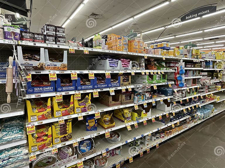 Kroger Retail Store Interior Christmas Eve on Columbia Road Baking