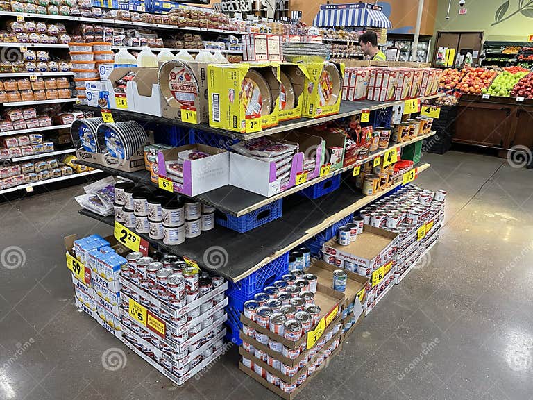 Kroger Retail Store Interior Christmas Eve on Columbia Road Holiday