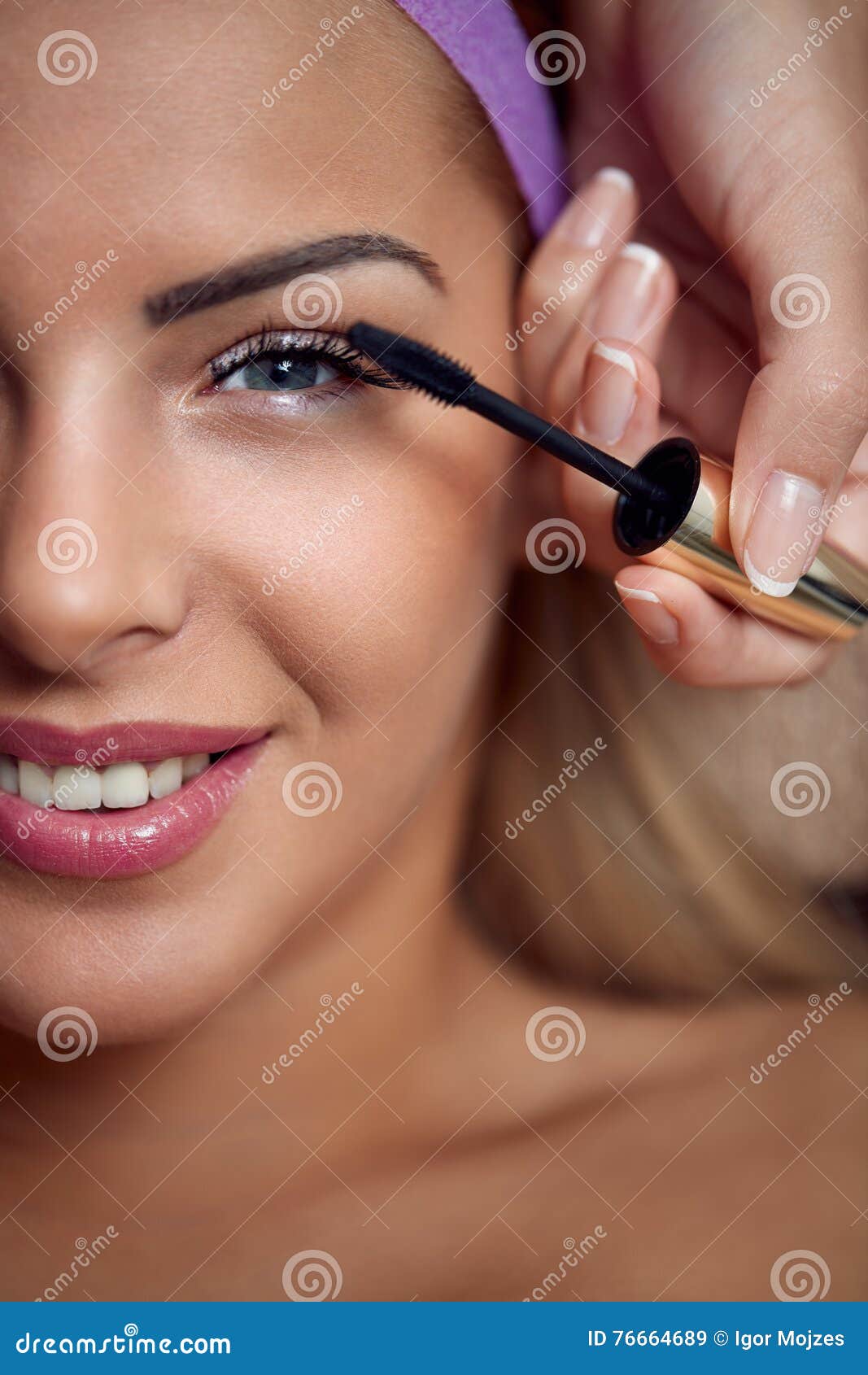 Mascara Applying Eyes Makeup Stock Image Image of female, dark 76664689