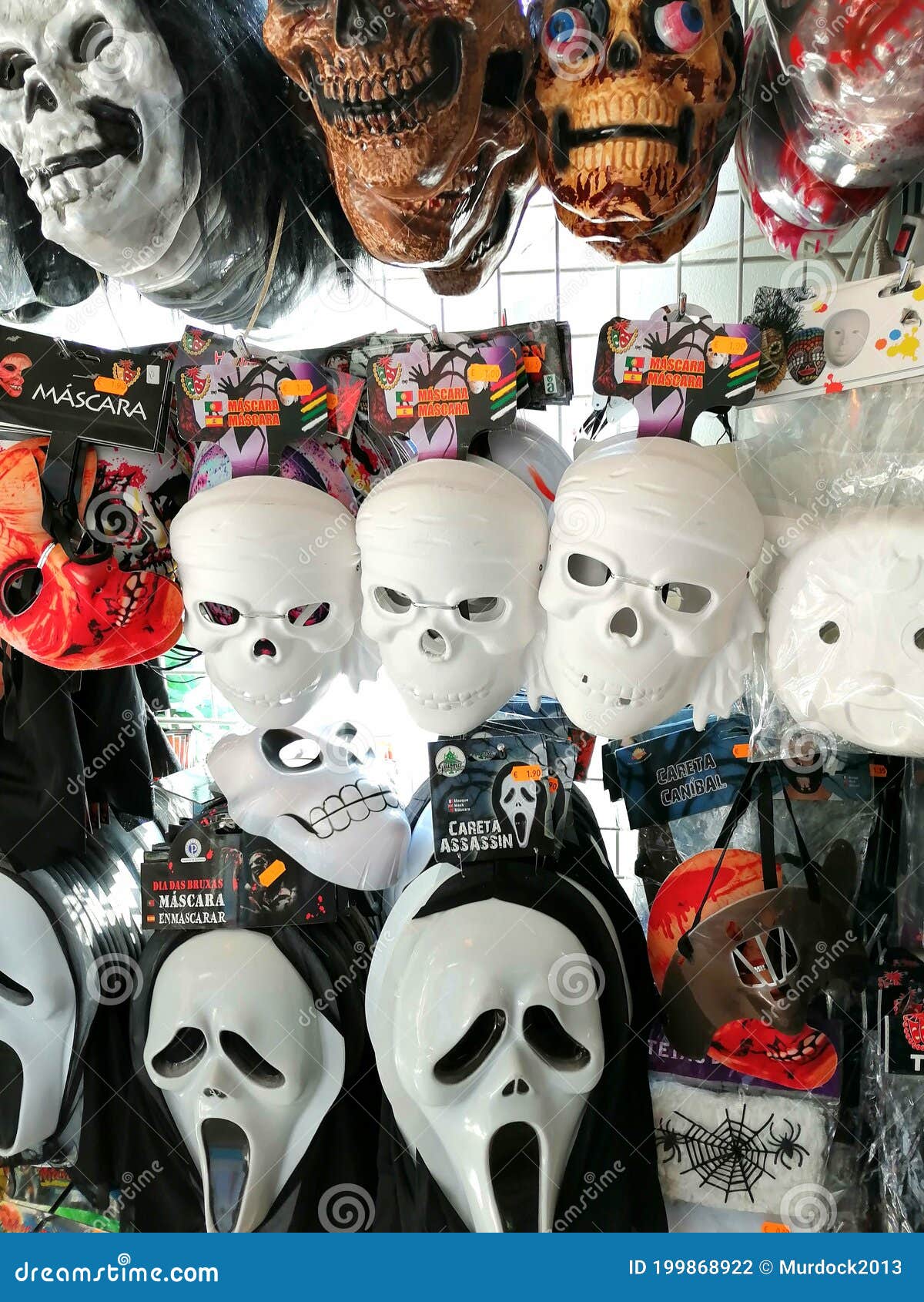 Mascarillas De Halloween a La Venta Fotografía editorial - Imagen de halloween, muerte: 199868922 Mascarillas De Halloween a La Venta Fotografía editorial - Imagen de halloween, muerte: 199868922