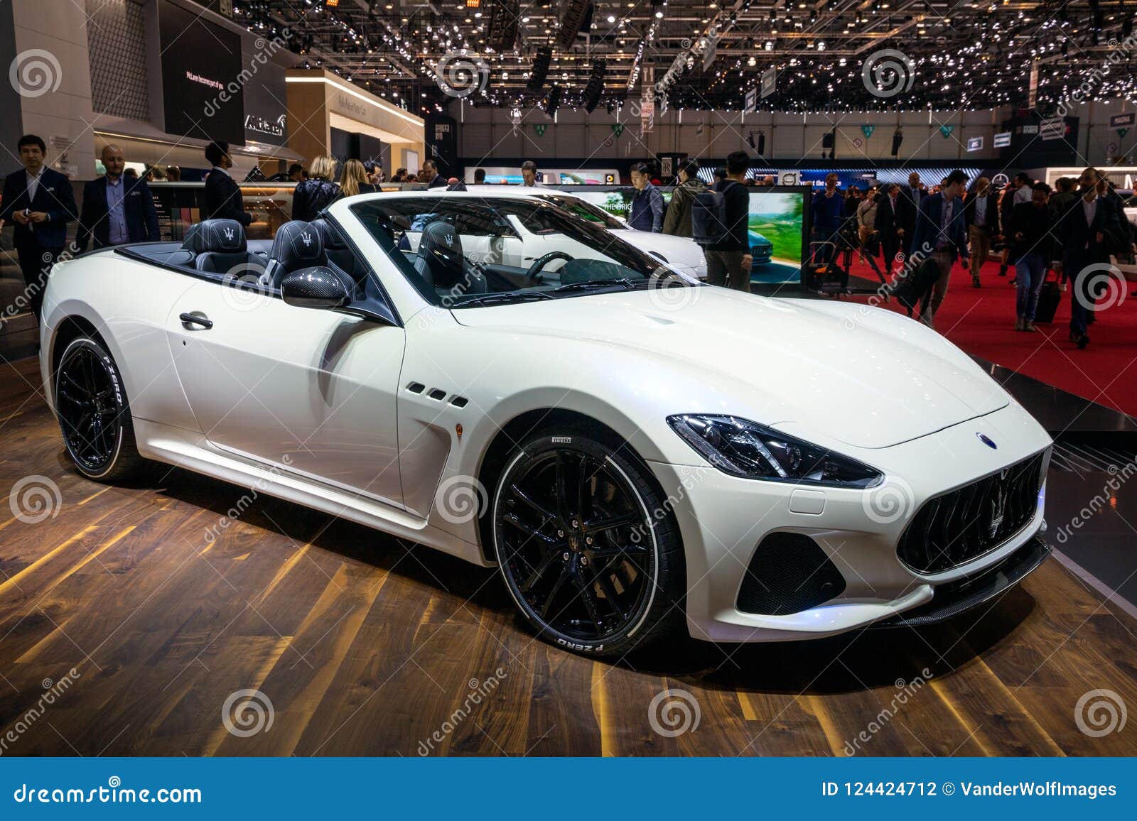 Maserati Grancabrio Avtomobil 2018 Sport Redakcionnoe Fotografiya Izobrazhenie Naschityvayushej Model Bystro 124424712