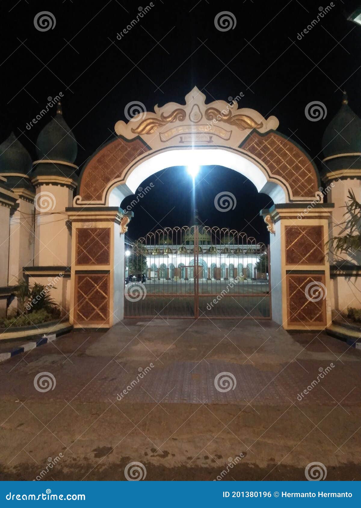 Dari Jamaah ke Jamaah, Masjid Al-Muhajirin Ponorogo Bangkitkan Ekonomi Warga dengan Bazar Mingguan