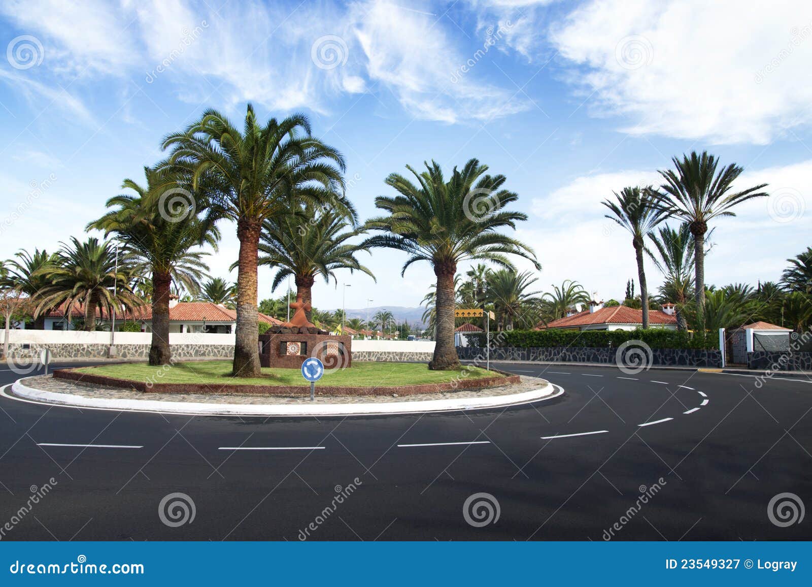 maspalomas, circular asphalt road.