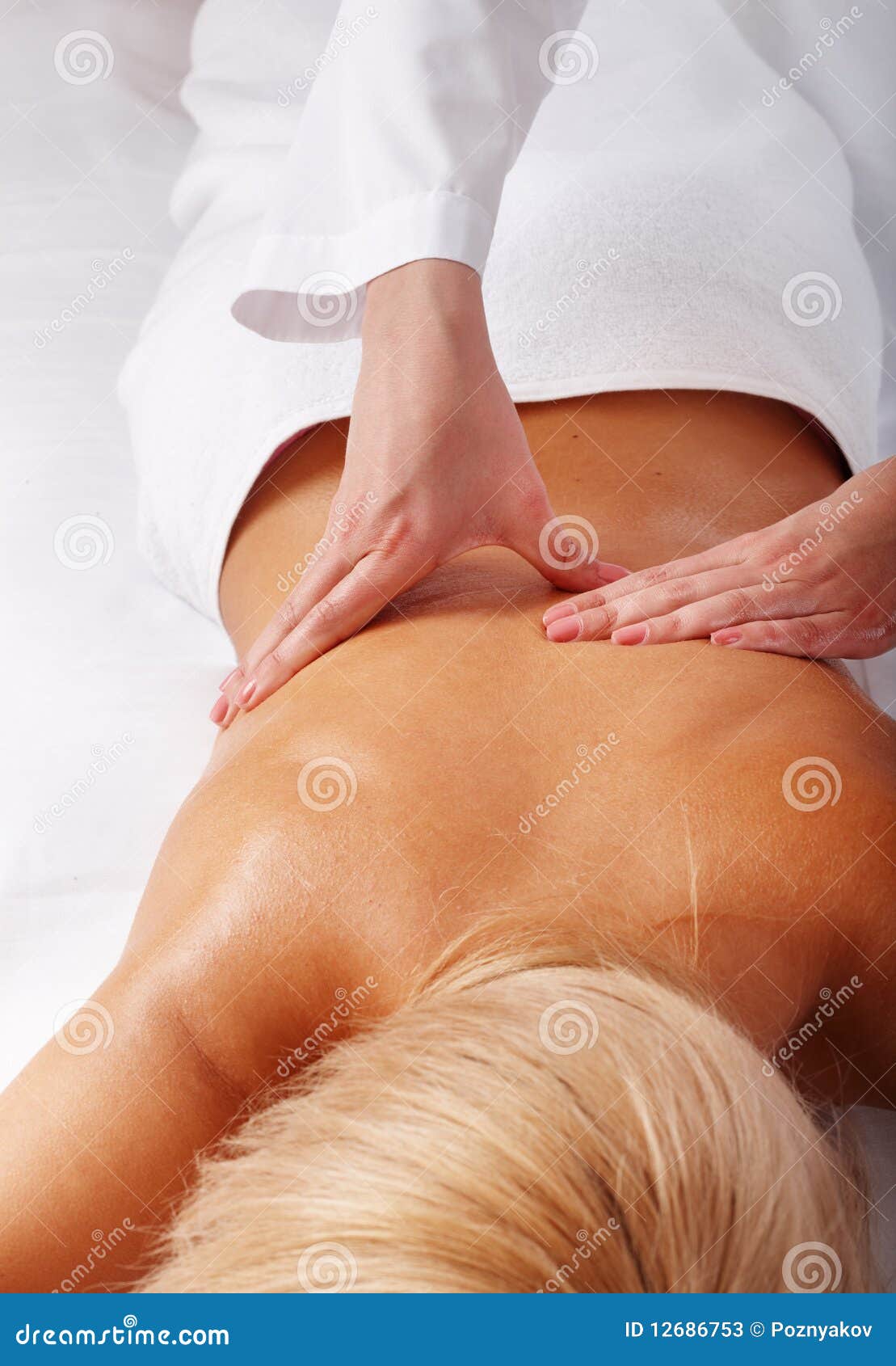 Young Women Getting Back Massage Massage Stock Photo 331339013