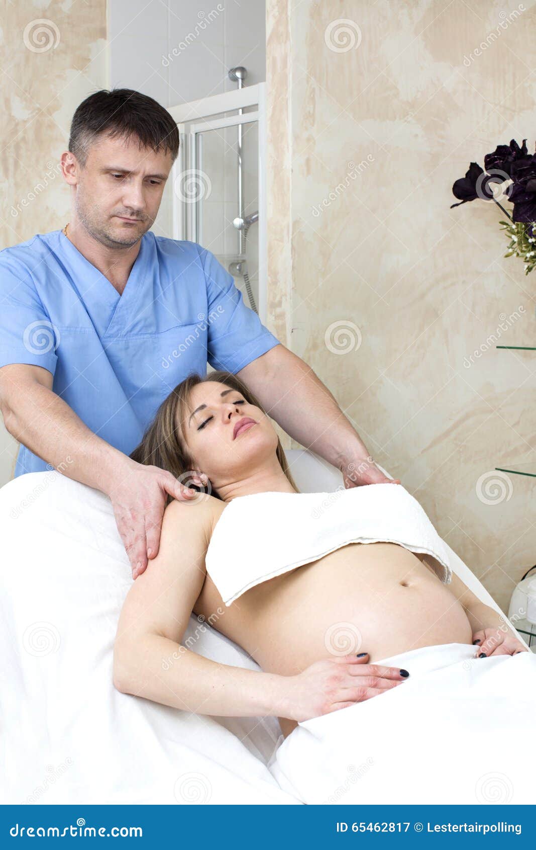 Massage Pregnant Woman Stock Image Image Of Relax Pregnant 65462817