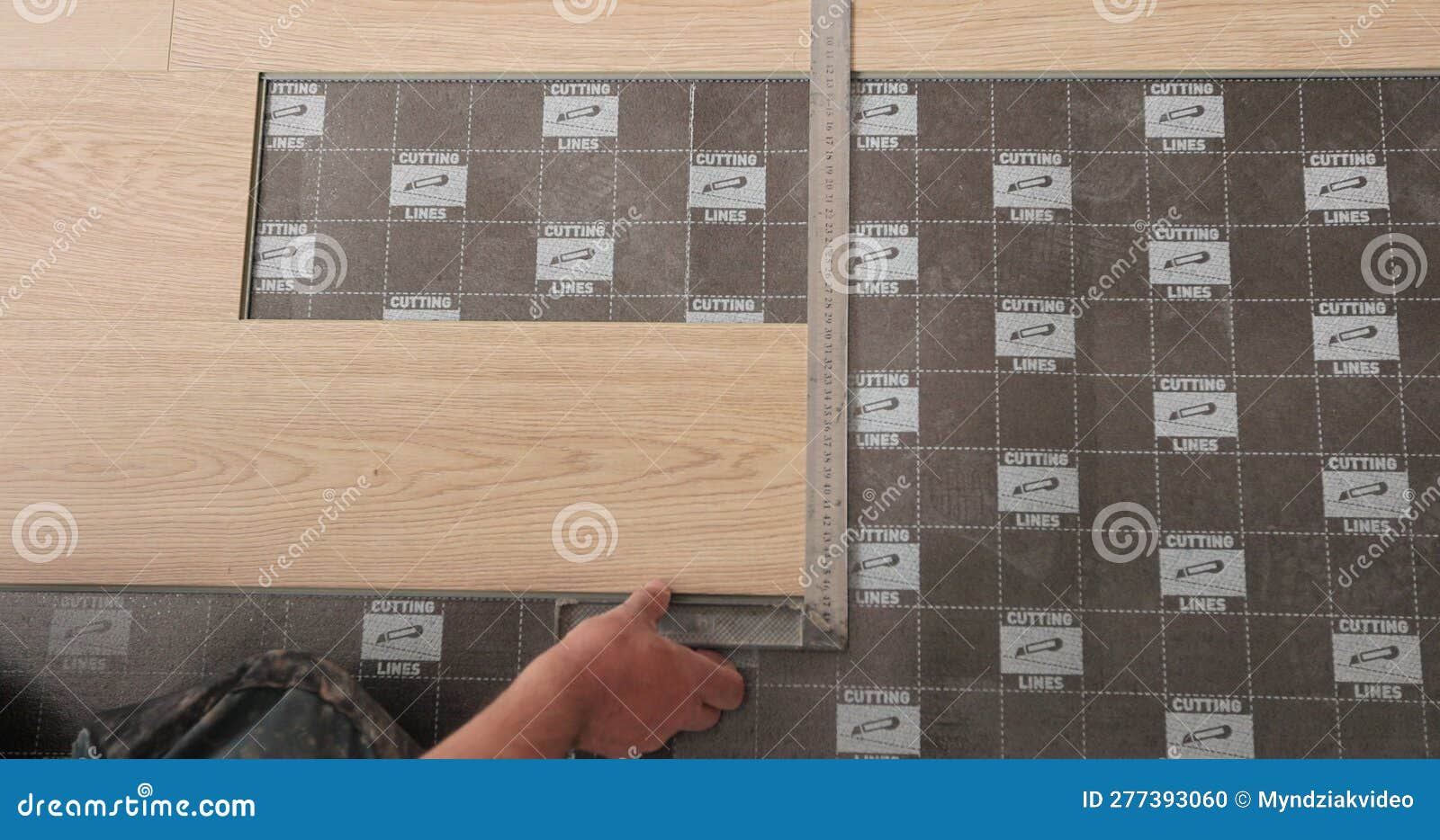 Master of Floor Installation and the Process of Laying Laminate on the