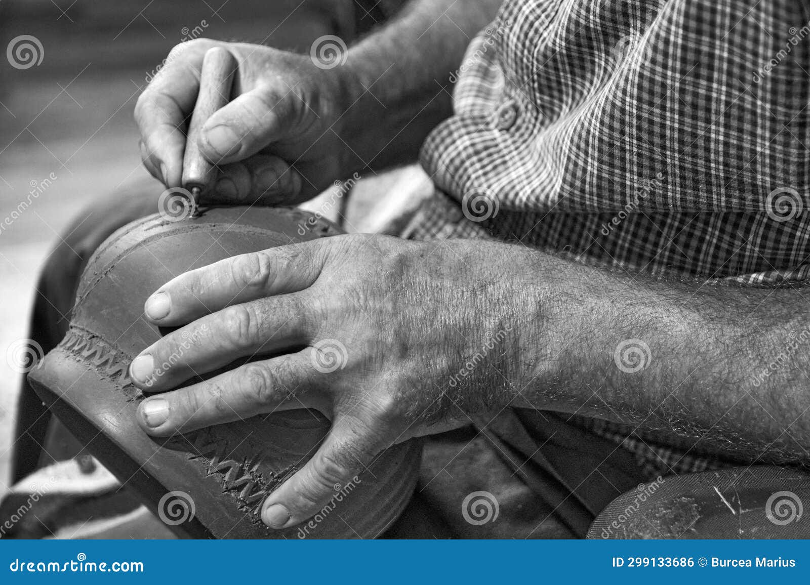 master potter while modeling vadastra ceramica clay vessels