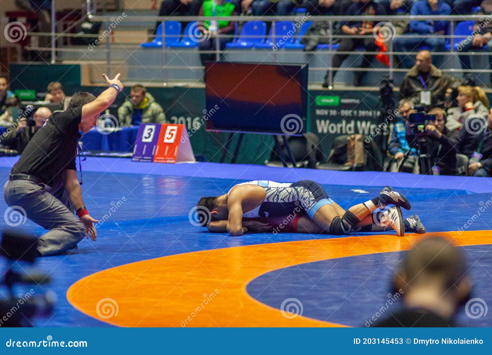 Match between Nico Megaludis, Titan Mercury Wrestling Team USA Vs