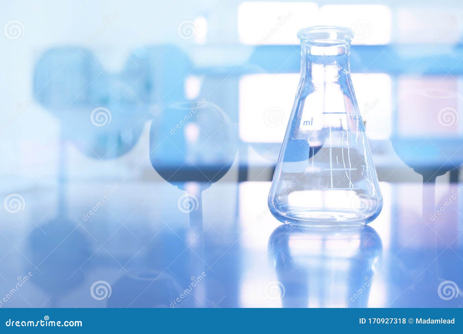 guirnalda confiar simbólico Matraz Transparente Con Molecular Química En Base a Laboratorio Científico  Foto de archivo - Imagen de prueba, molecular: 170927318