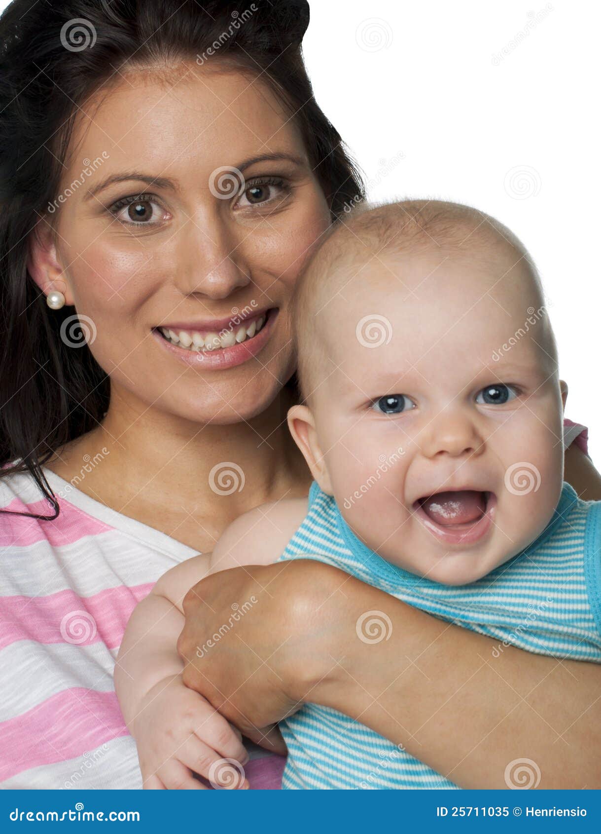 Matriz e bebê. Retrato da matriz e do bebê isolados no fundo branco