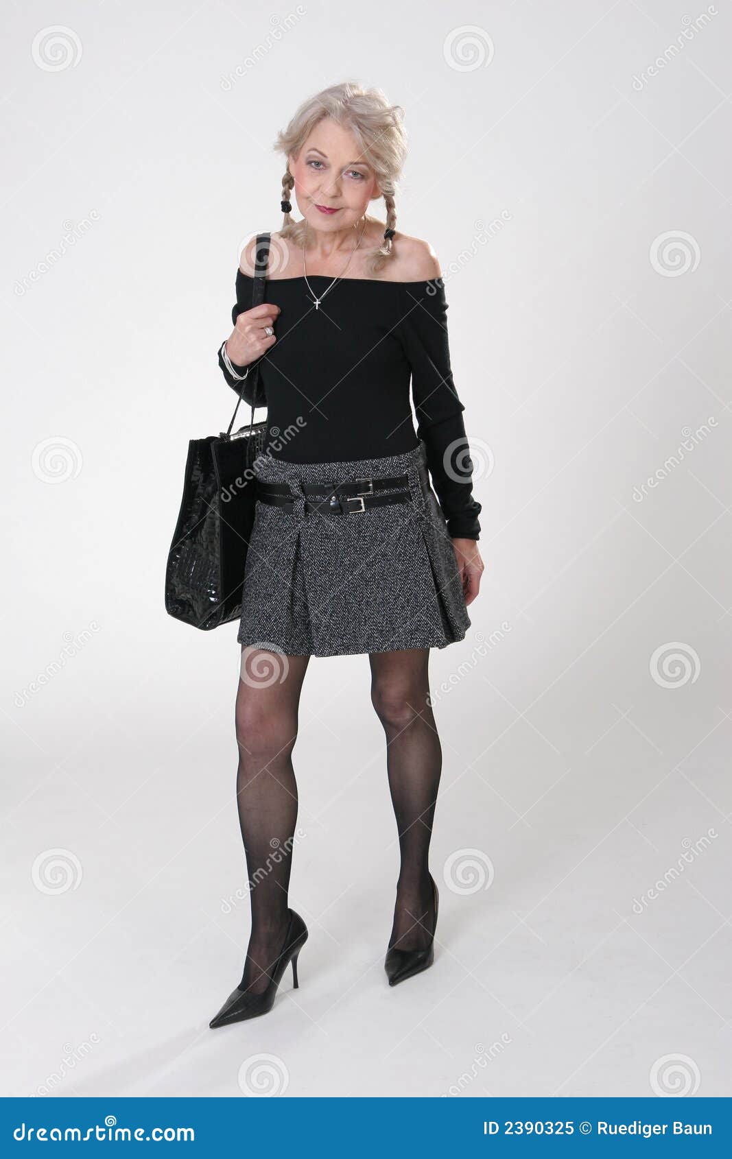 Mature mini skirt pictures Mature Mini Skirt Woman Photos Free Royalty Free Stock Photos From Dreamstime