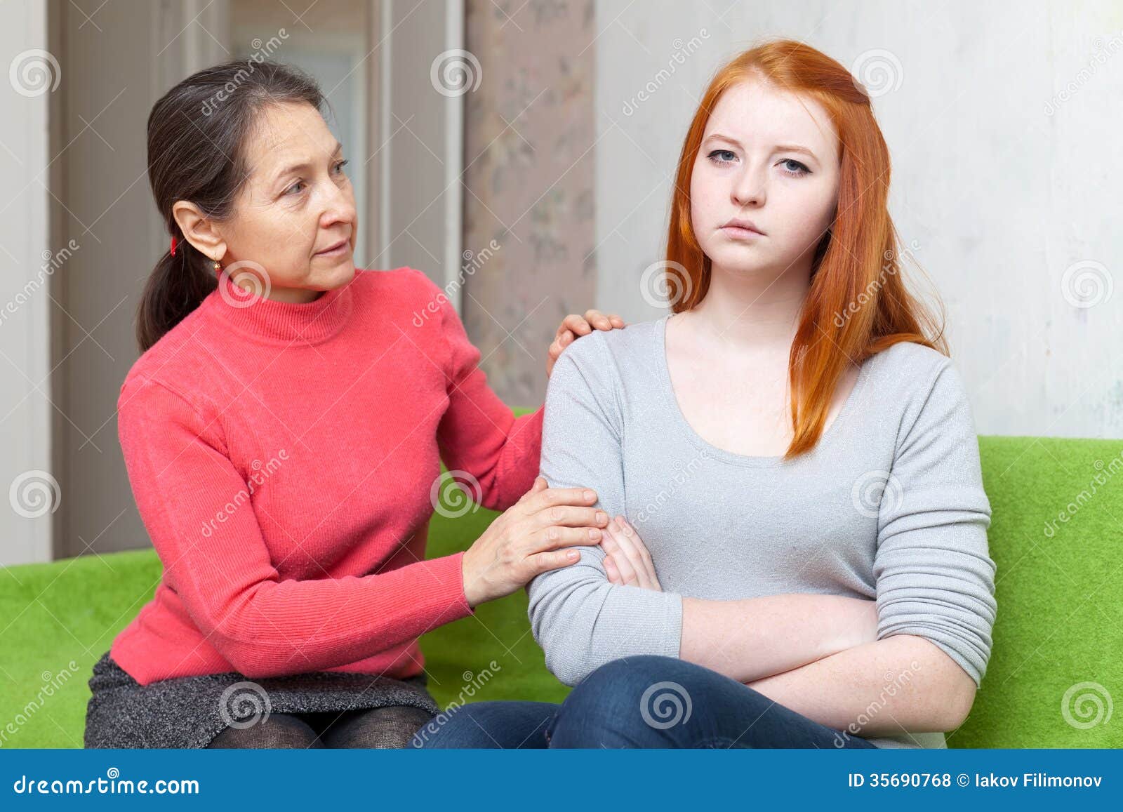 mature mother tries reconcile with daughter