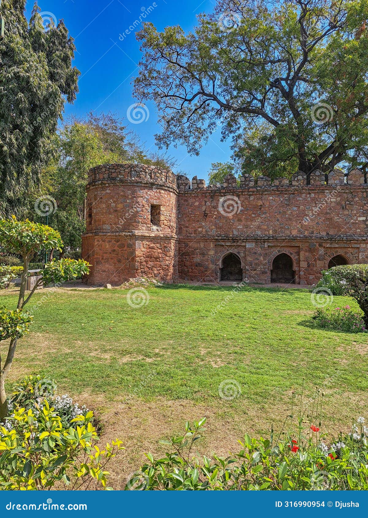 mausoleum, sikandar lodi tomb, delhi. ancient fortress wall, bastion, citadel. ramparts, battlements, arched recesses.