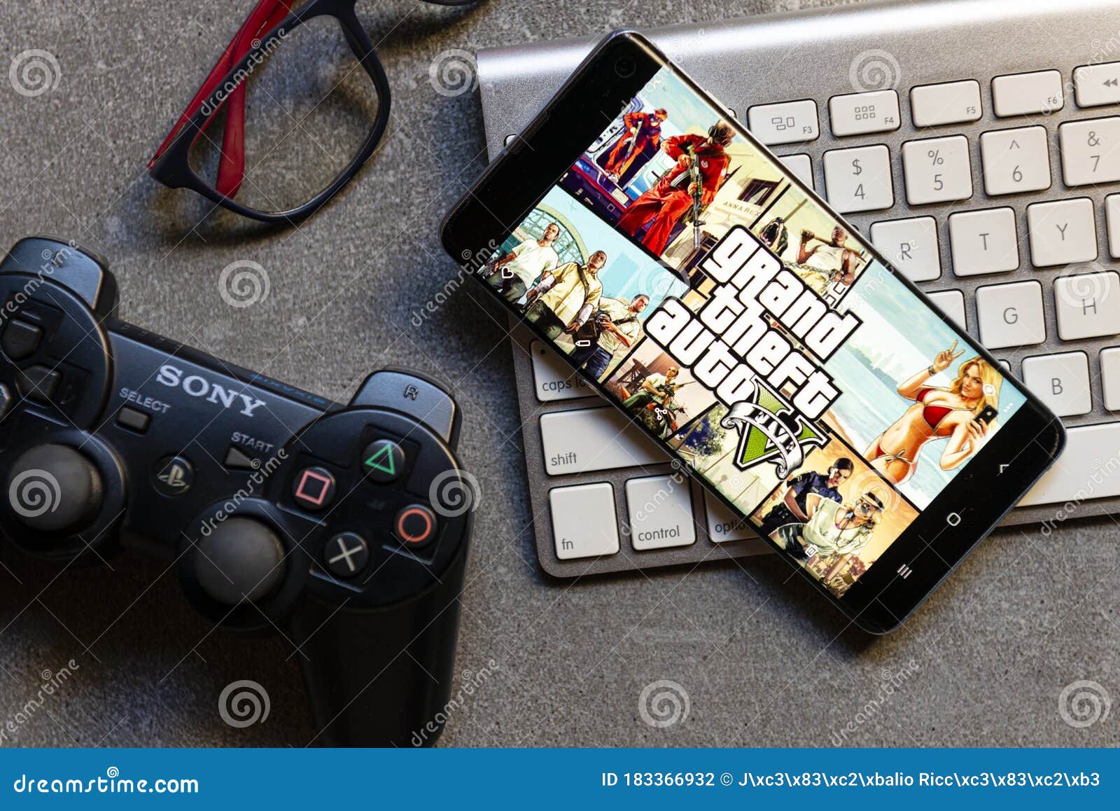 Grand Theft Auto V (PS5) preço mais barato: 12,20€