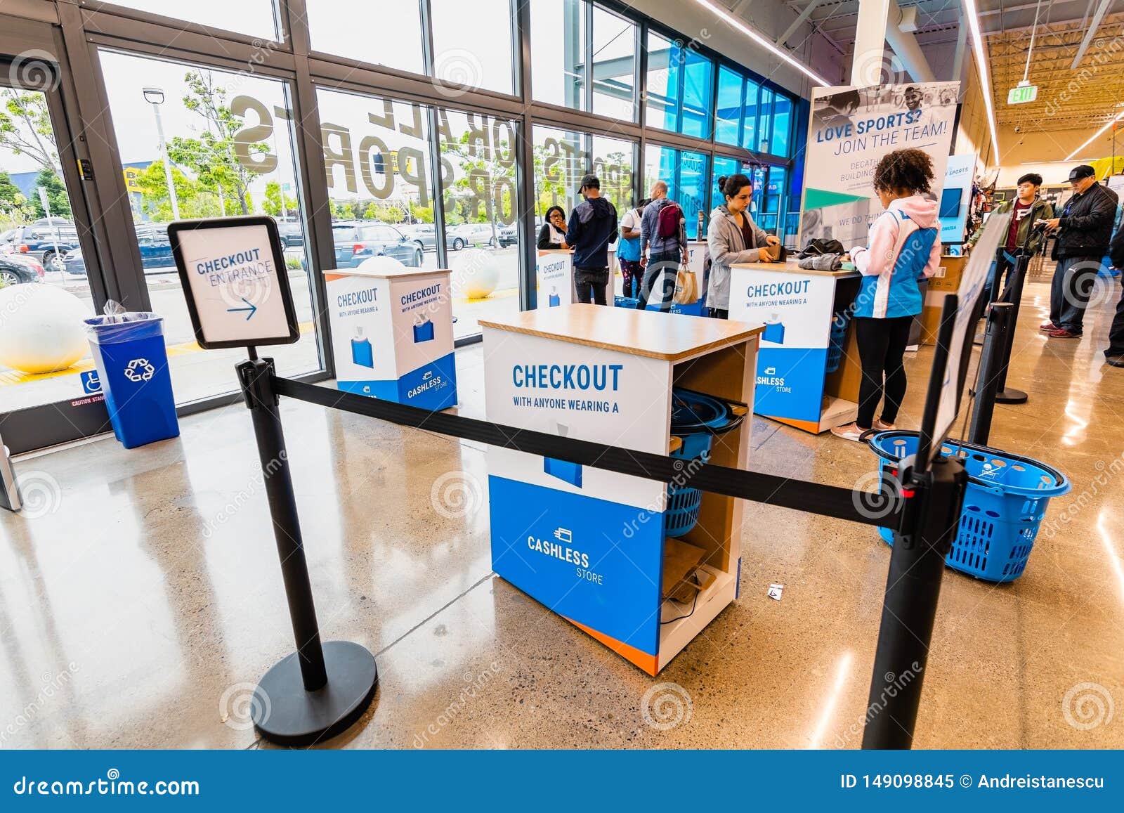 May 26, 2019 Emeryville / CA / USA - Checkout Area in the Newest Decathlon  Sporting Goods Flagship Store, the First Open in the Editorial Image -  Image of francisco, cash: 149098845, decathlon usa 