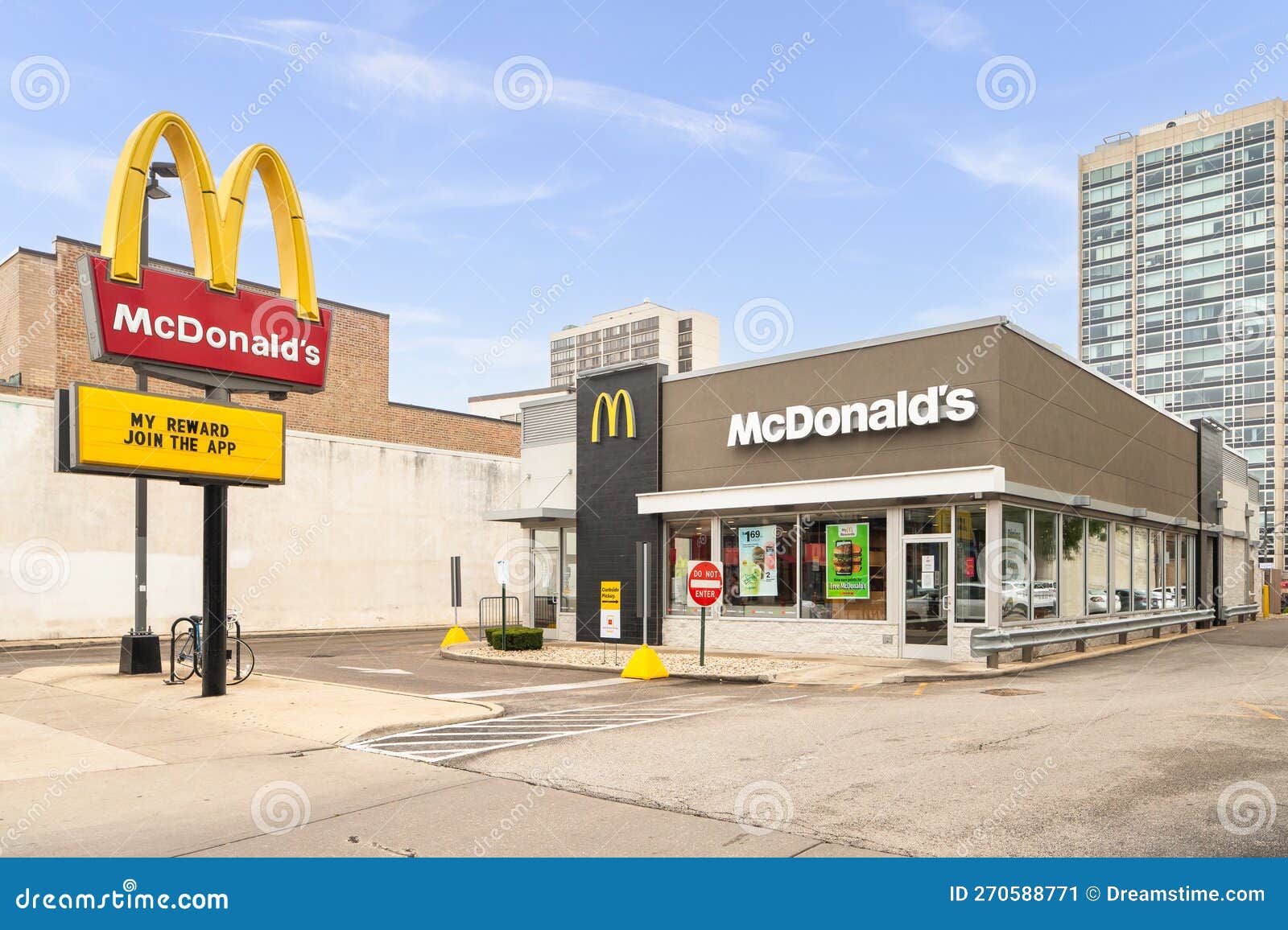 A McDonald S Restaurant in Chicago, IL. Editorial Photo - Image of