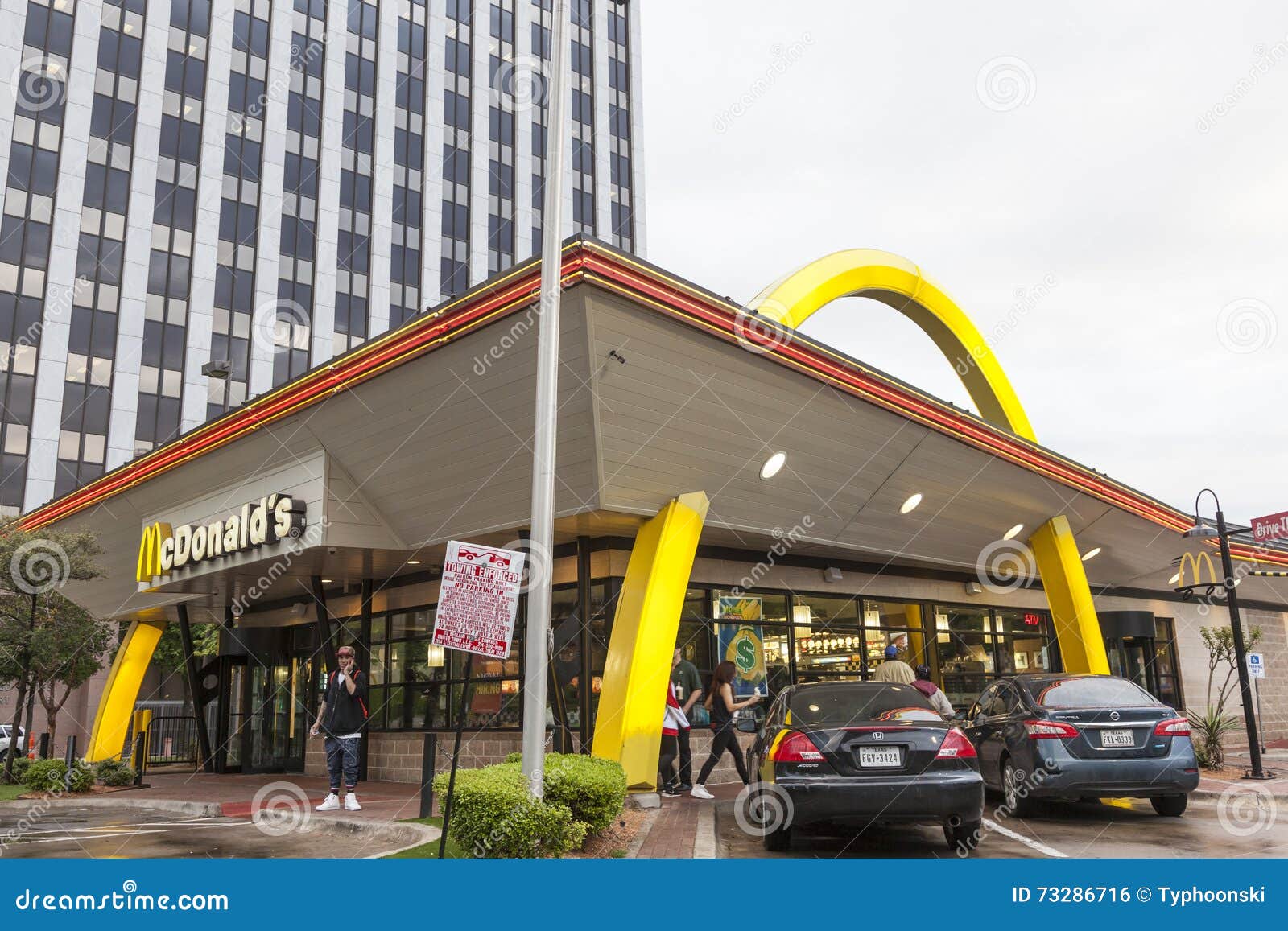 McDonald S Restaurant in Dallas, Texas Editorial Photo - Image of