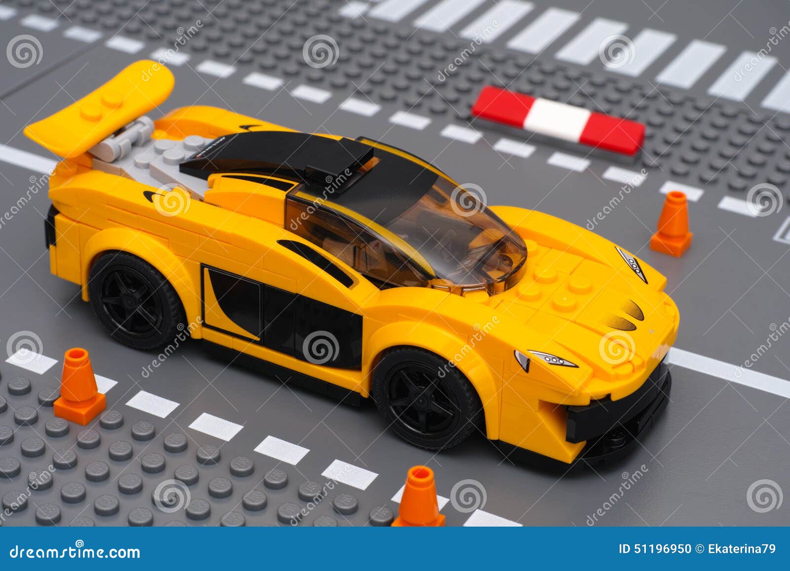 voiture lego jaune