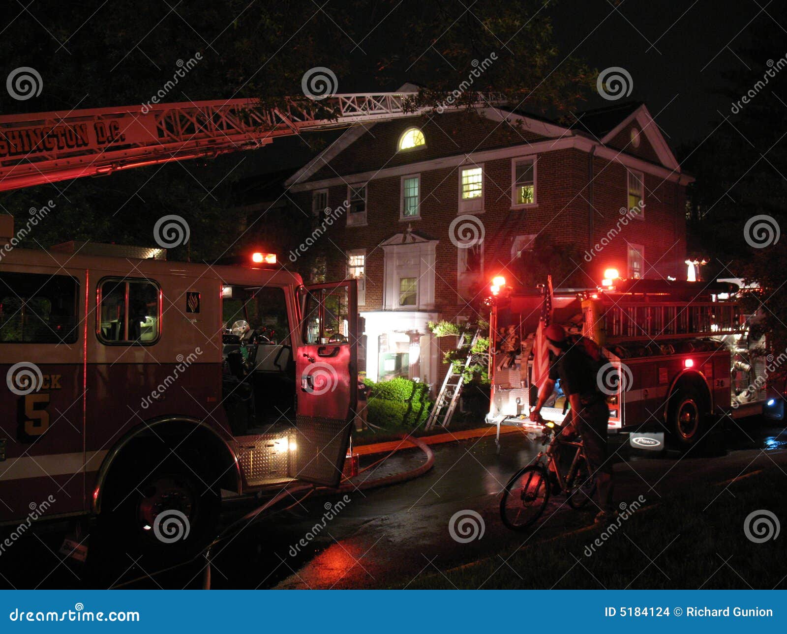 Mclean Gardens Fire Editorial Stock Image Image Of Apartment