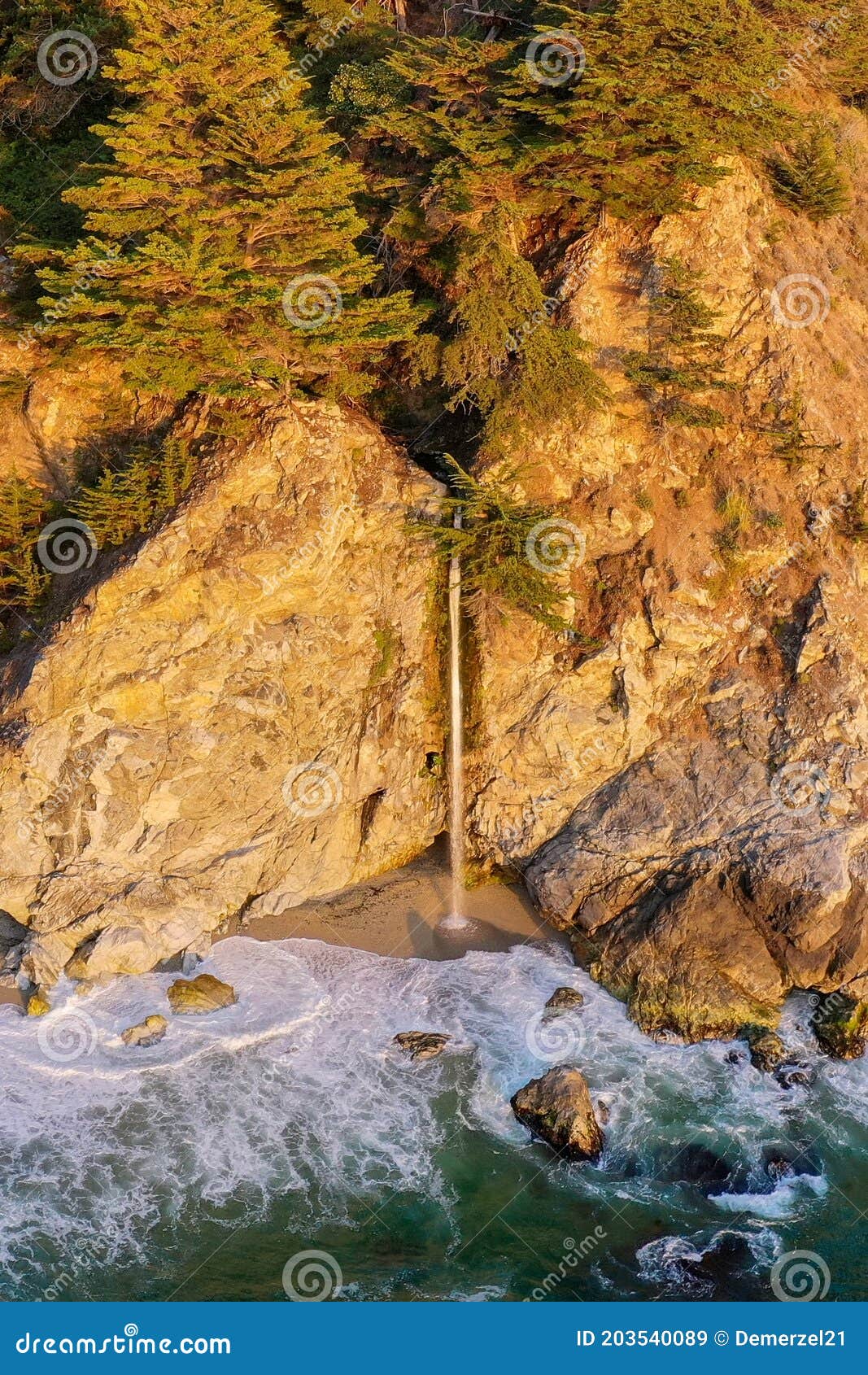 Mcway Falls Big Sur California Stock Image Image Of Stone Falls