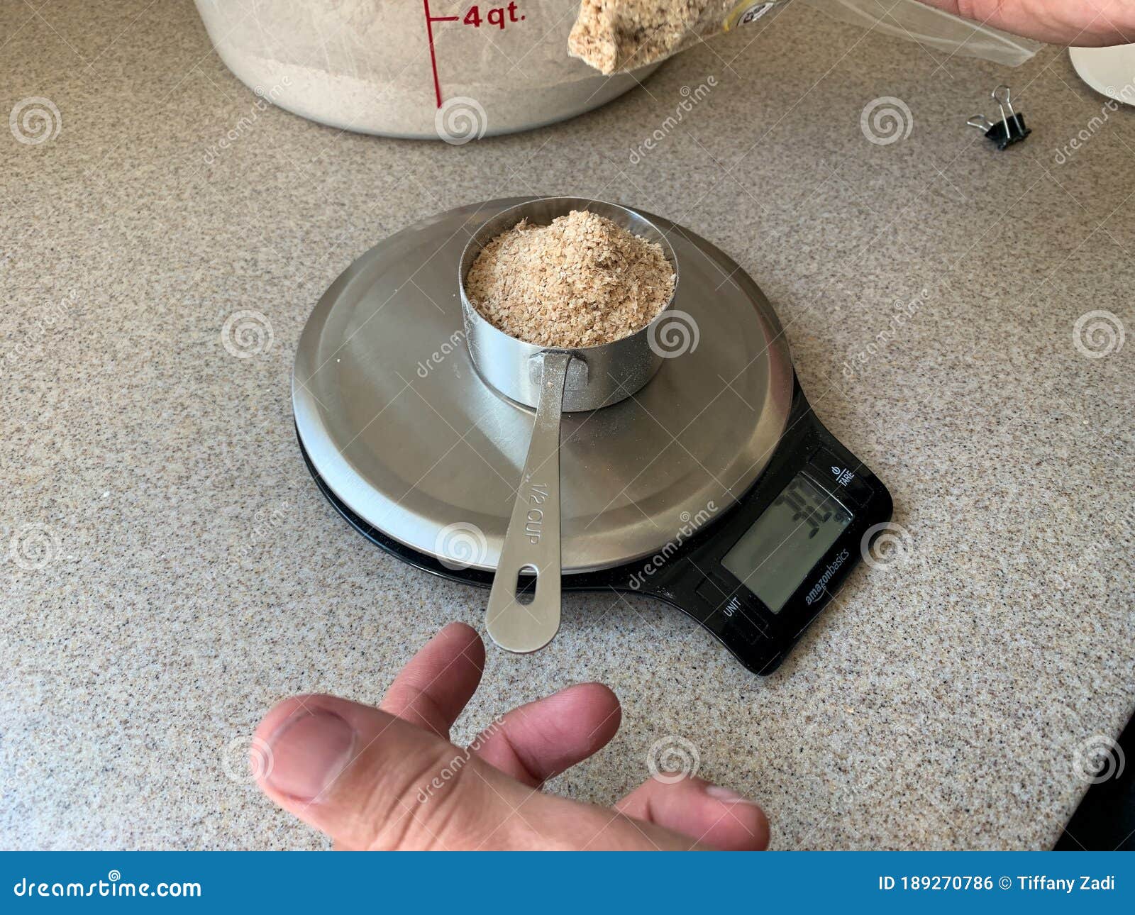 https://thumbs.dreamstime.com/z/measuring-ingredients-food-scale-home-baking-bread-covid-measuring-ingredients-food-scale-home-189270786.jpg