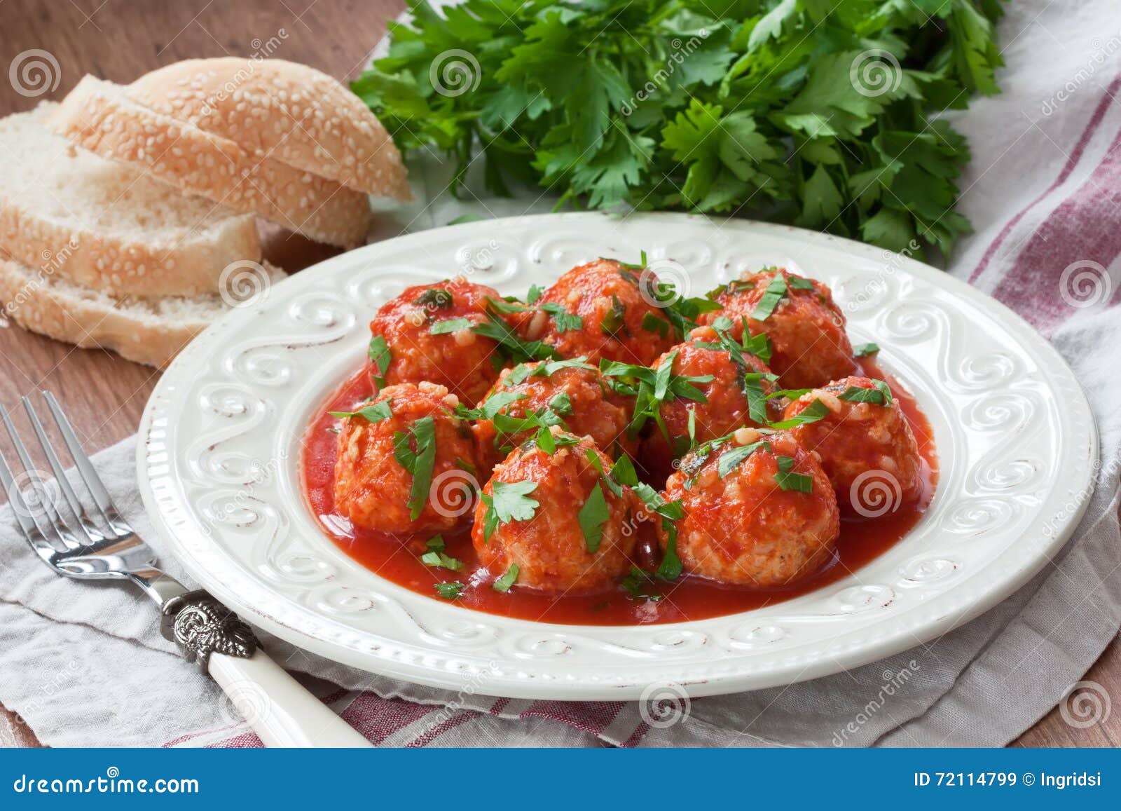 meatballs with tomato sauce