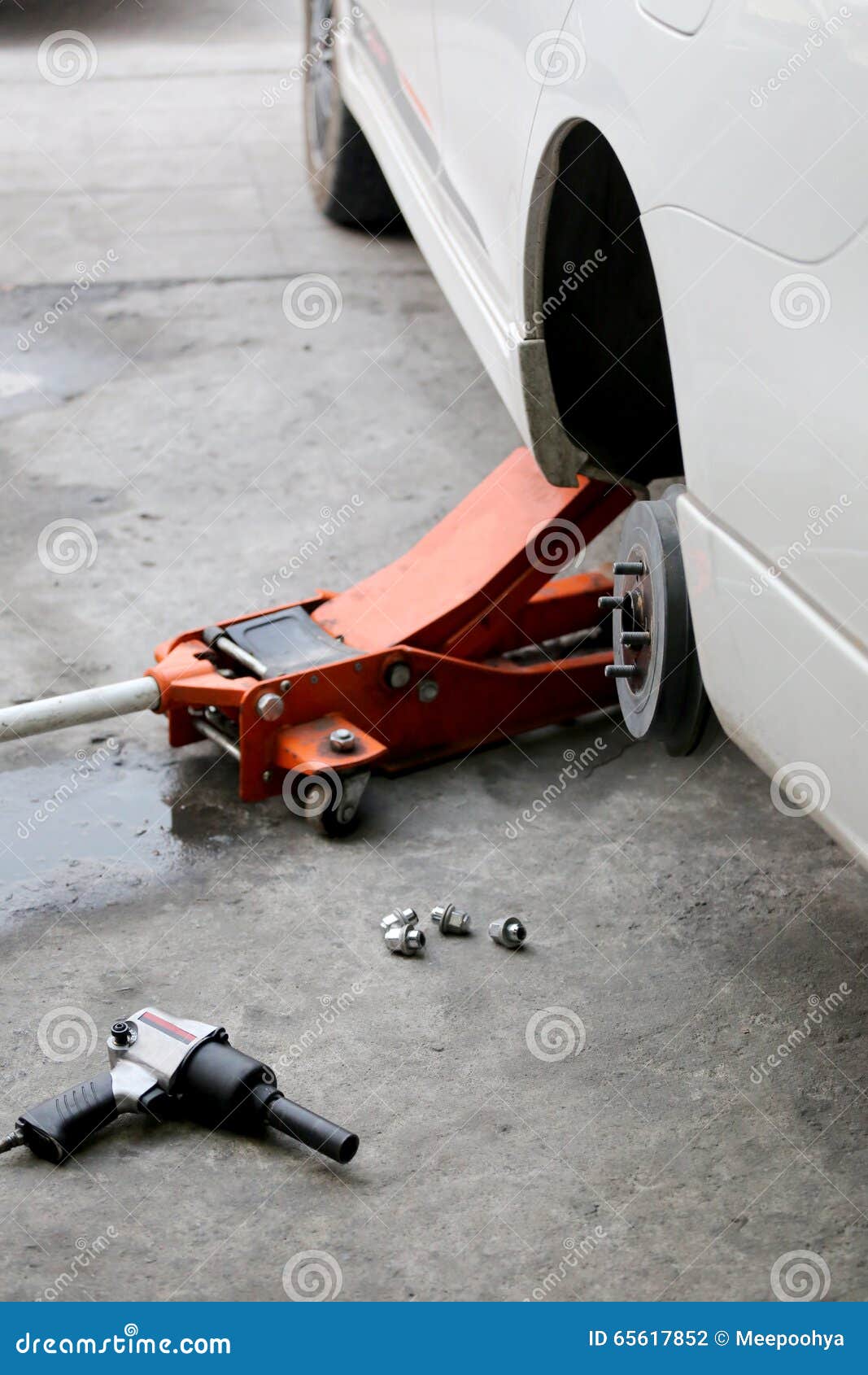 Mechanic Repaired Wheeled Vehicles. Stock Photo Image of shop, detail 65617852