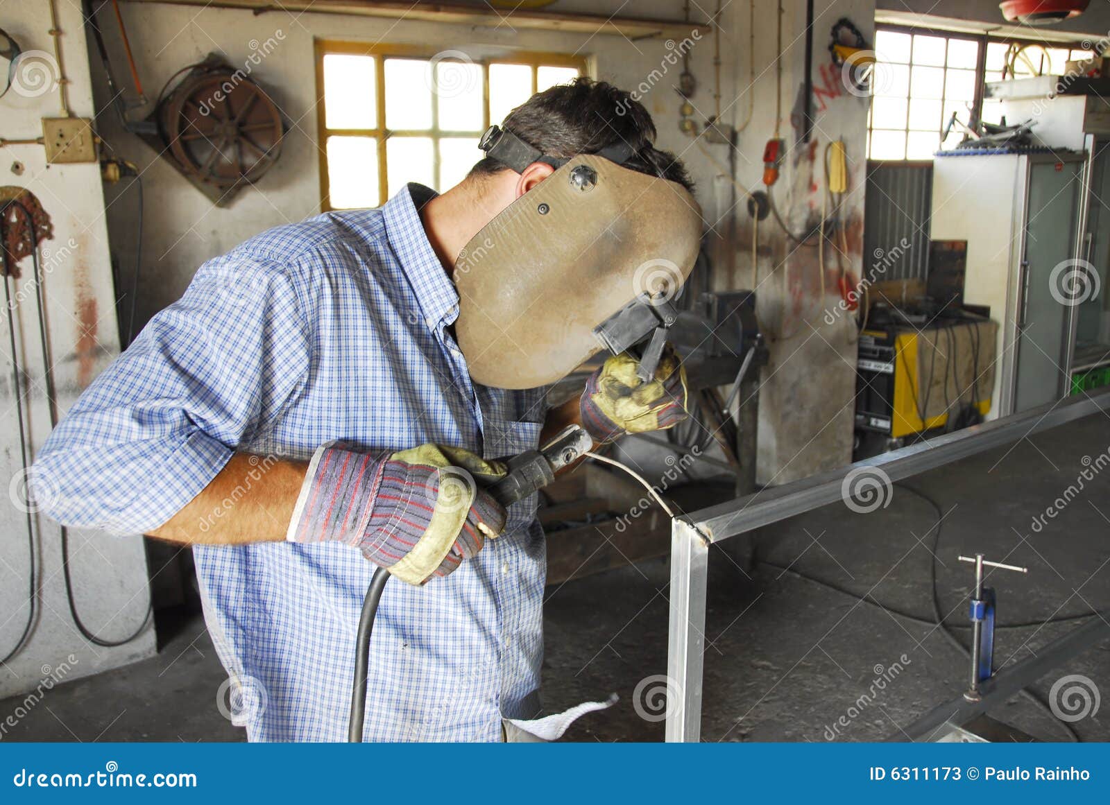 A mechanic welder stock image. Image of steel, protective 6311173