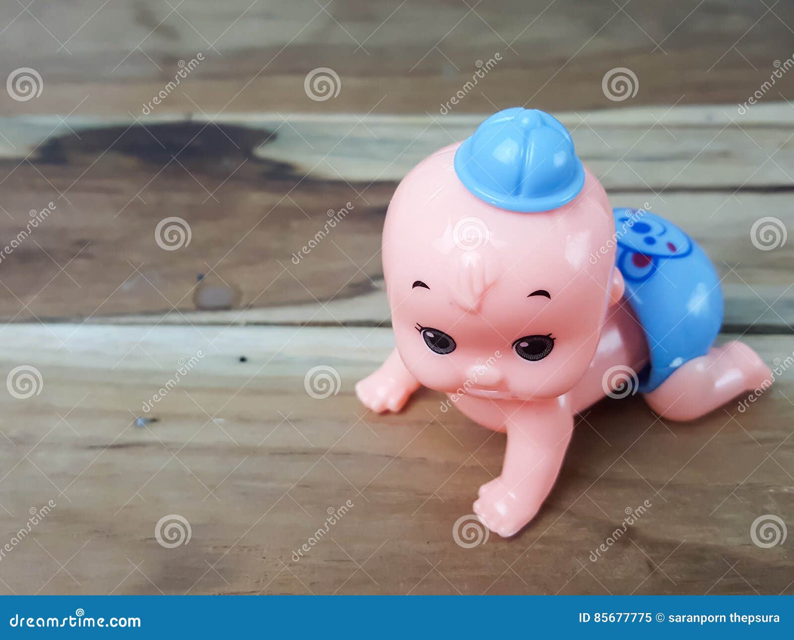 wind up crawling baby