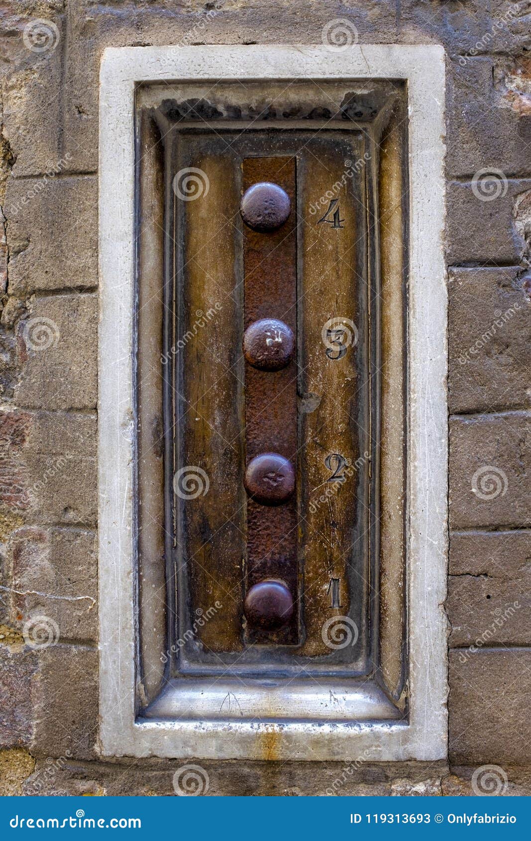 Gaan chef Grondig Mechanische deurbel stock afbeelding. Image of middeleeuws - 119313693