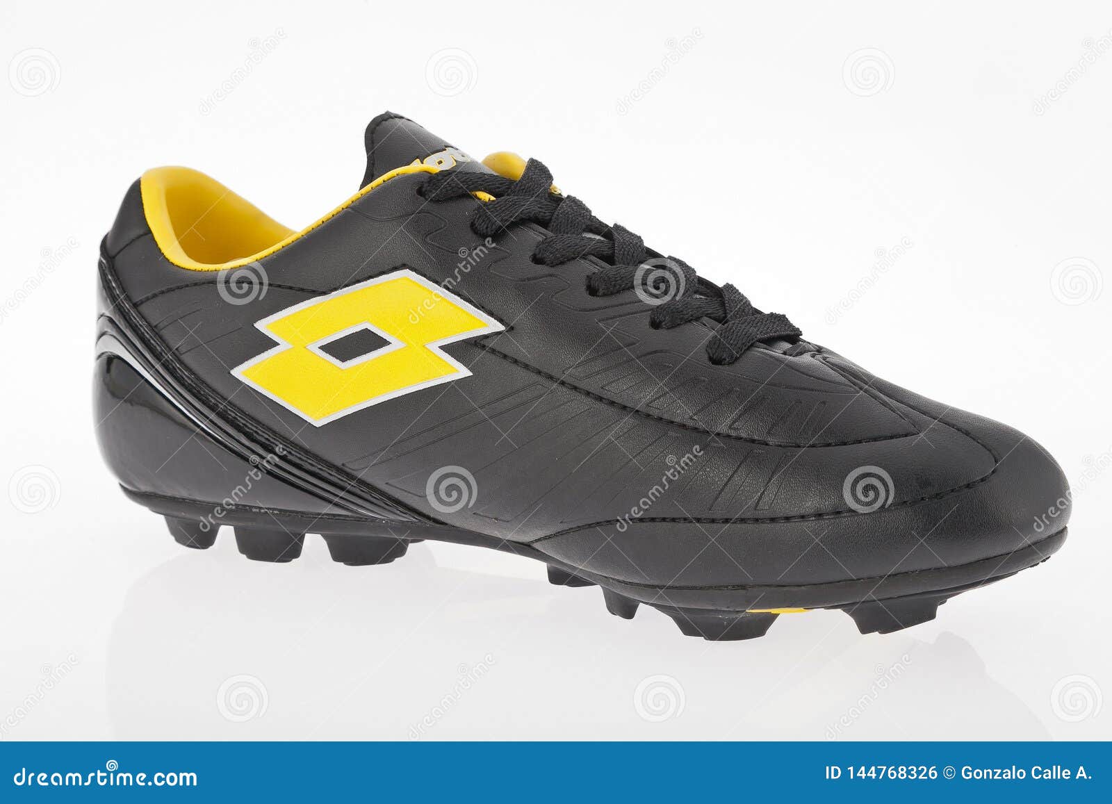 lotto soccer cleats