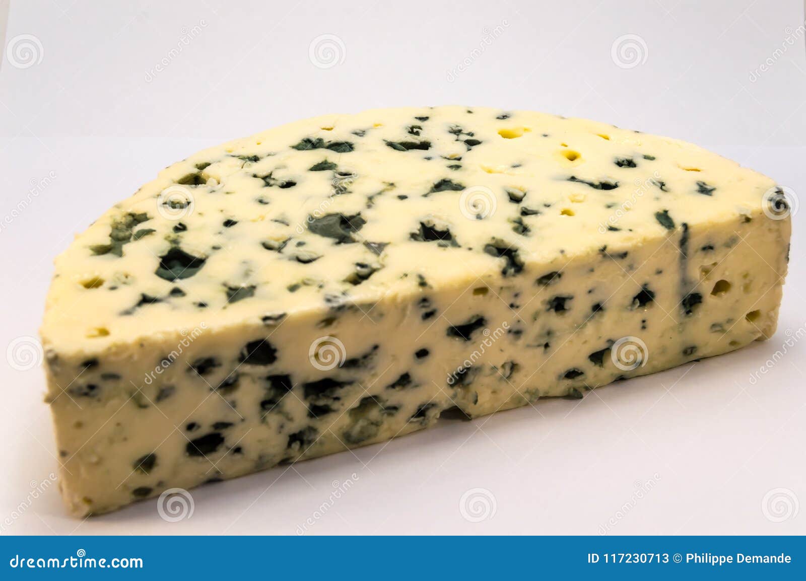 Media Luna Del Queso Del Roquefort De Francia Imagen De Archivo Imagen De Media Luna