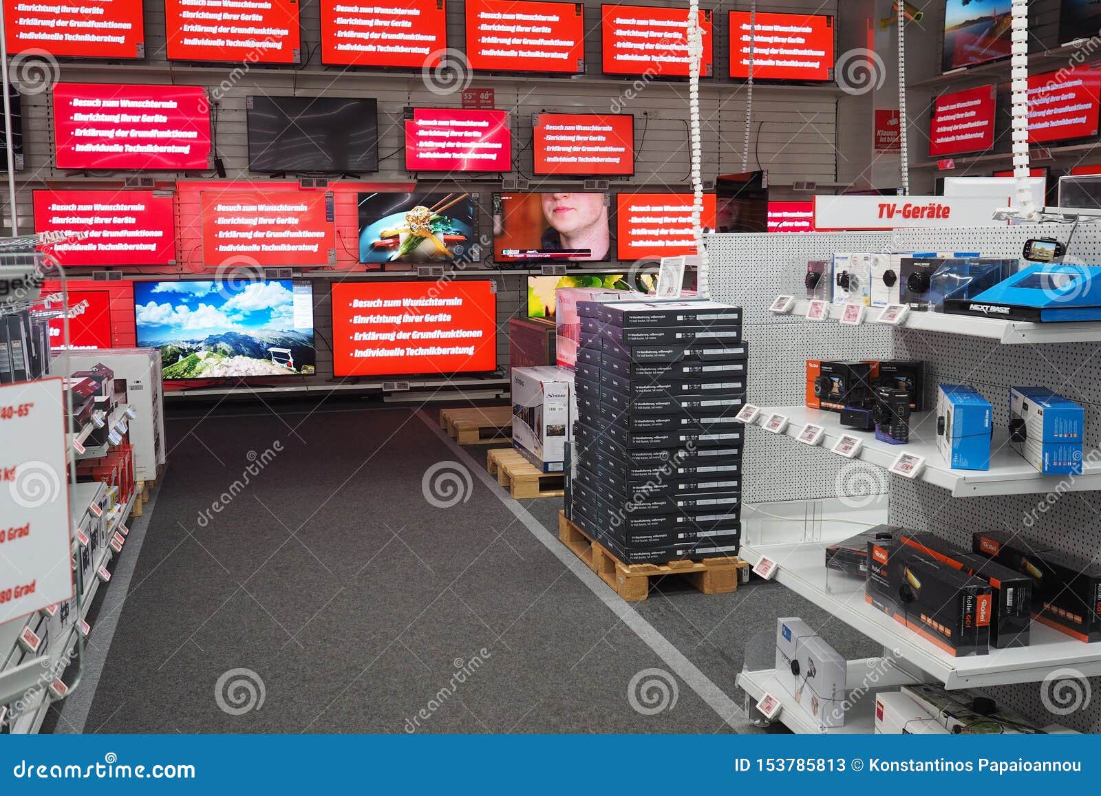 limoen Kenia Kauwgom Media Markt in Offenburg, Baden-Wuertemmberg, Duitsland Redactionele Stock  Foto - Image of multinationaal, verkoop: 153785813