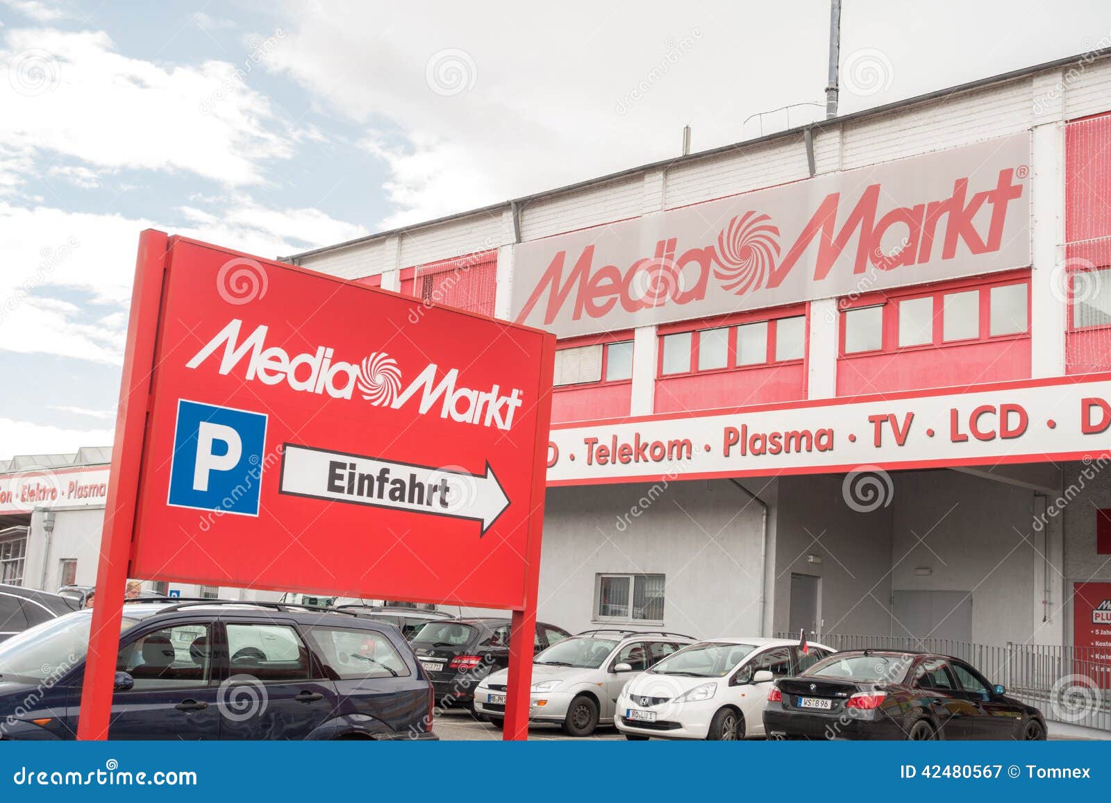 Media Markt store editorial photo. Image of design, computer - 105976781