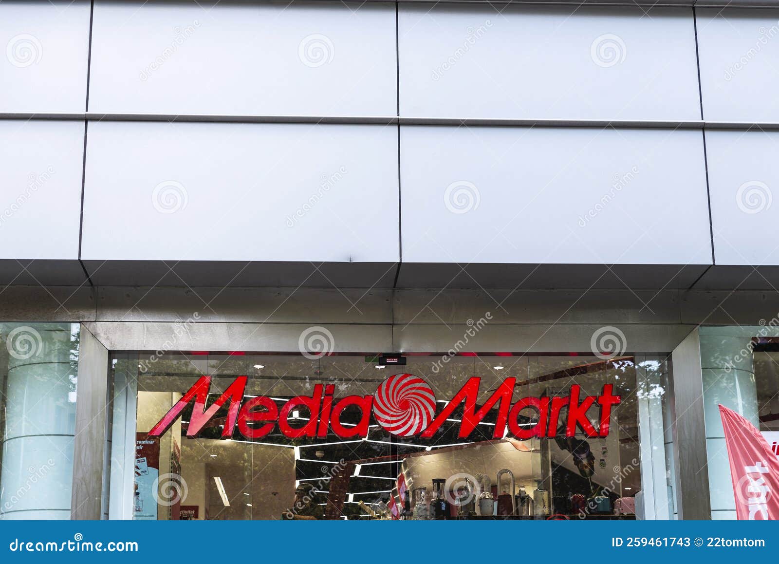 Media Markt, Shopping